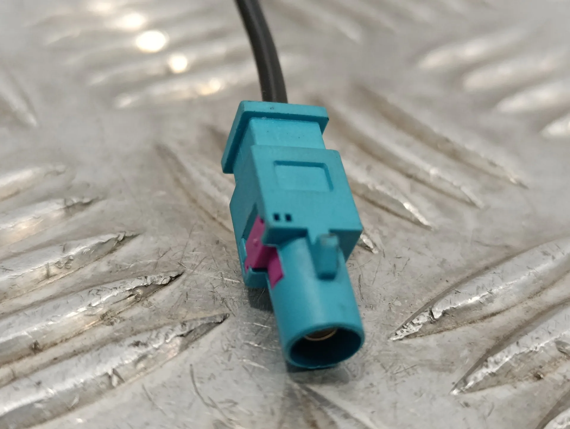 Antena para Volkswagen Golf V Berlina (1K1)