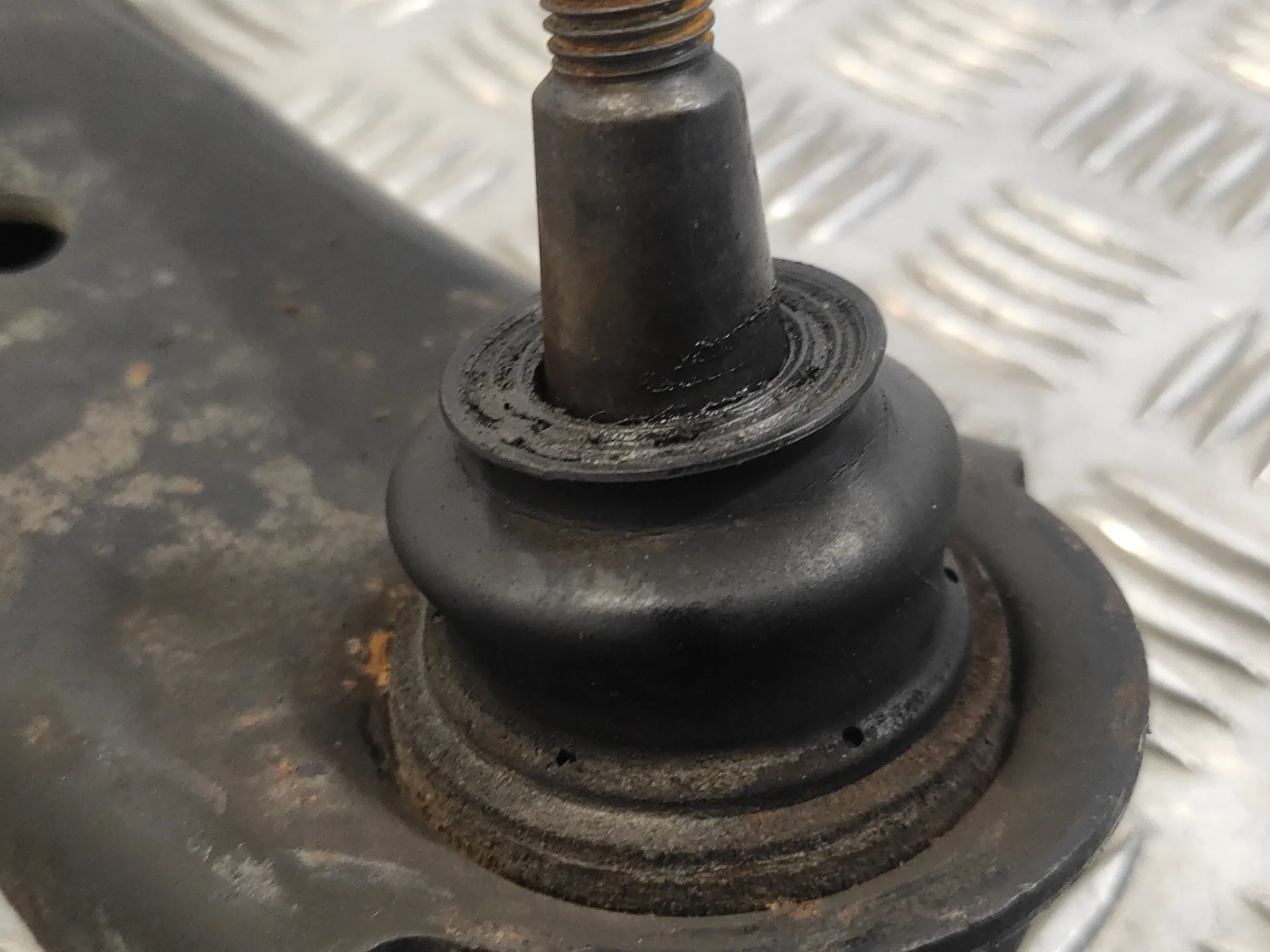 Brazo Suspension Inferior Delantero Izquierdo para Chrysler Grand Voyager V (Rt)