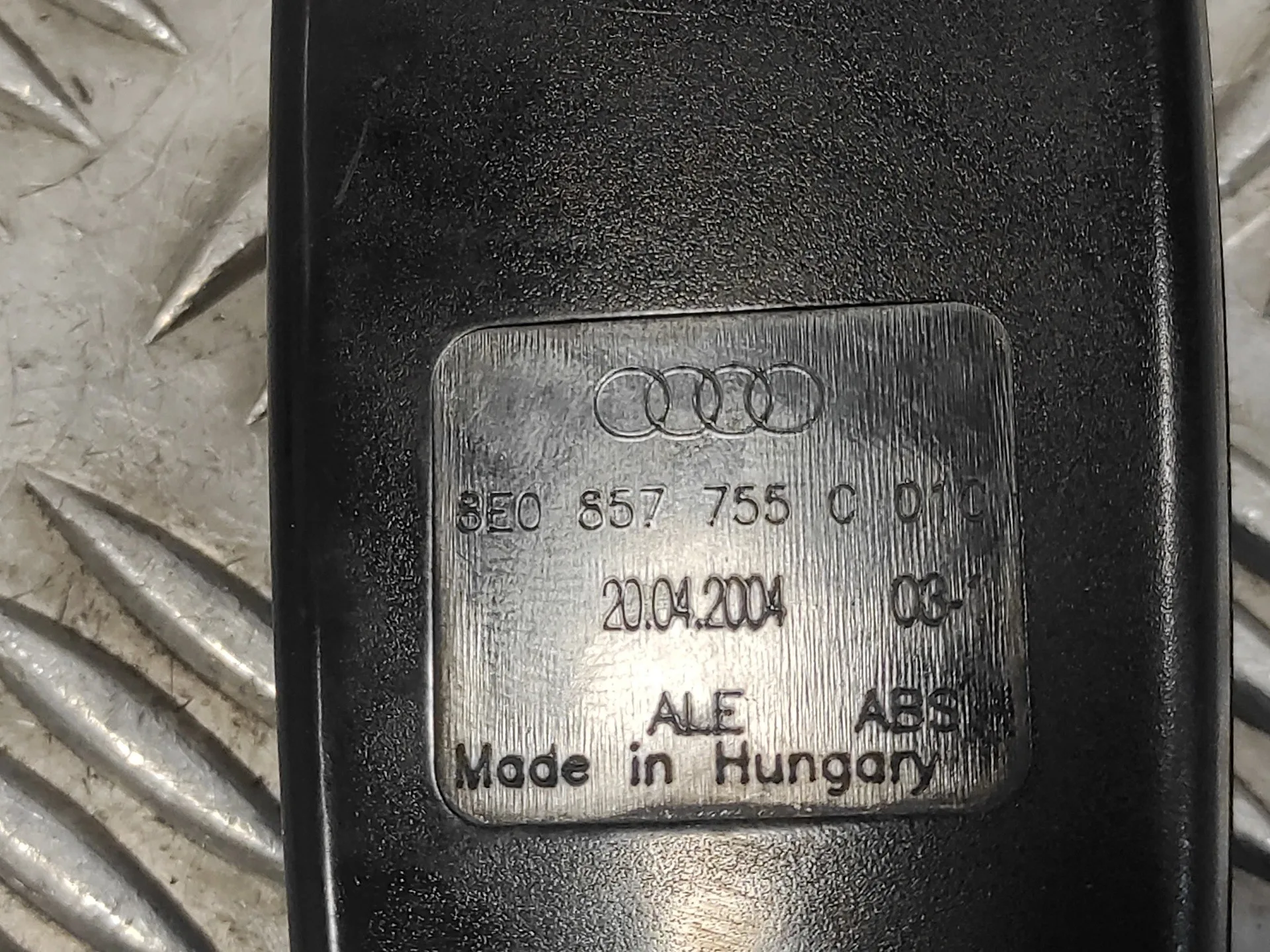 Enganche Cinturon Delantero Izquierdo para Audi A4 Berlina (8E)