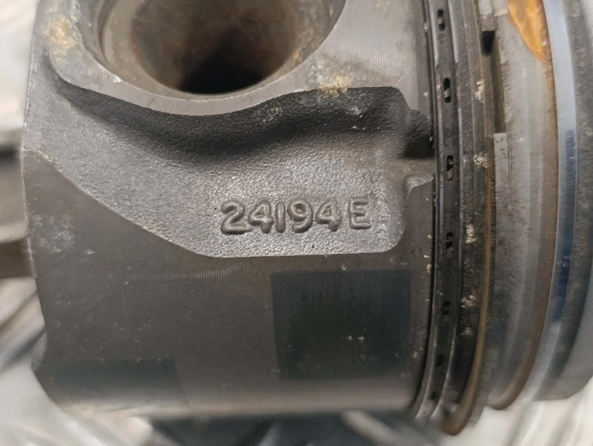 Piston para Ford Transit Caja Cerrada, Media (Fy) (2000 =>)
