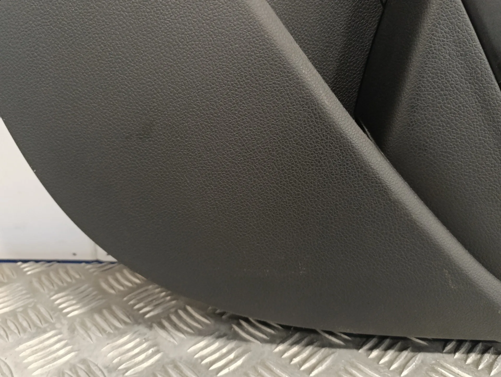 Guarnecido Puerta Trasera Derecha para Volkswagen Polo (6R1)