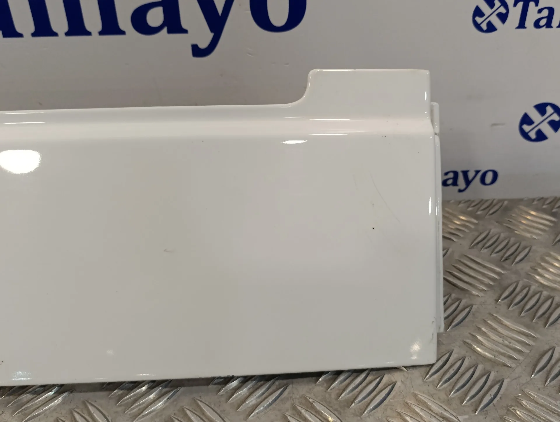 Faldon Lateral para Volkswagen T5 Transporter (7E)