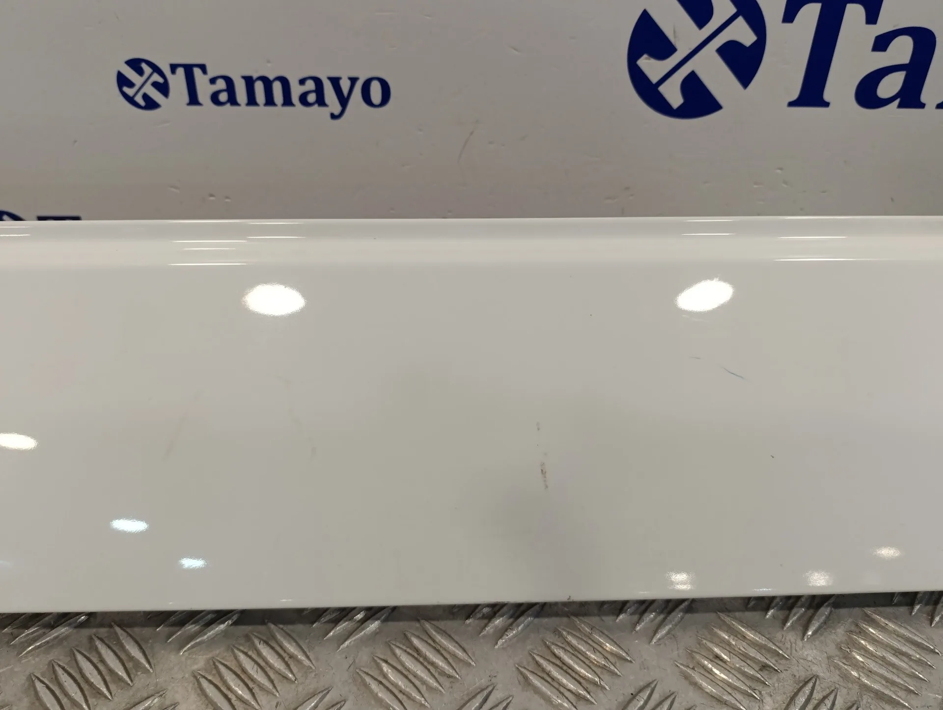 Faldon Lateral para Volkswagen T5 Transporter (7E)
