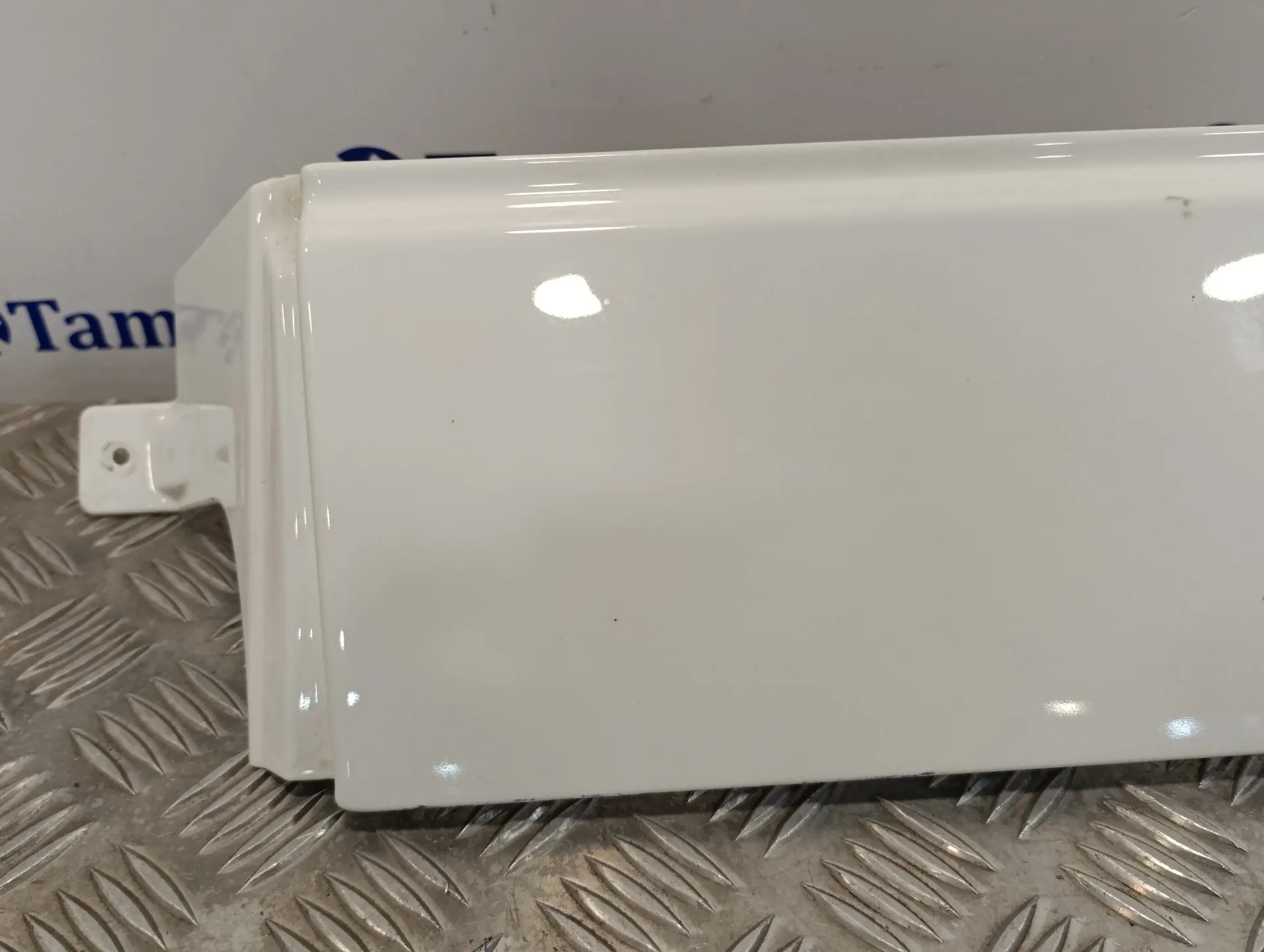 Faldon Lateral para Volkswagen T5 Transporter (7E)