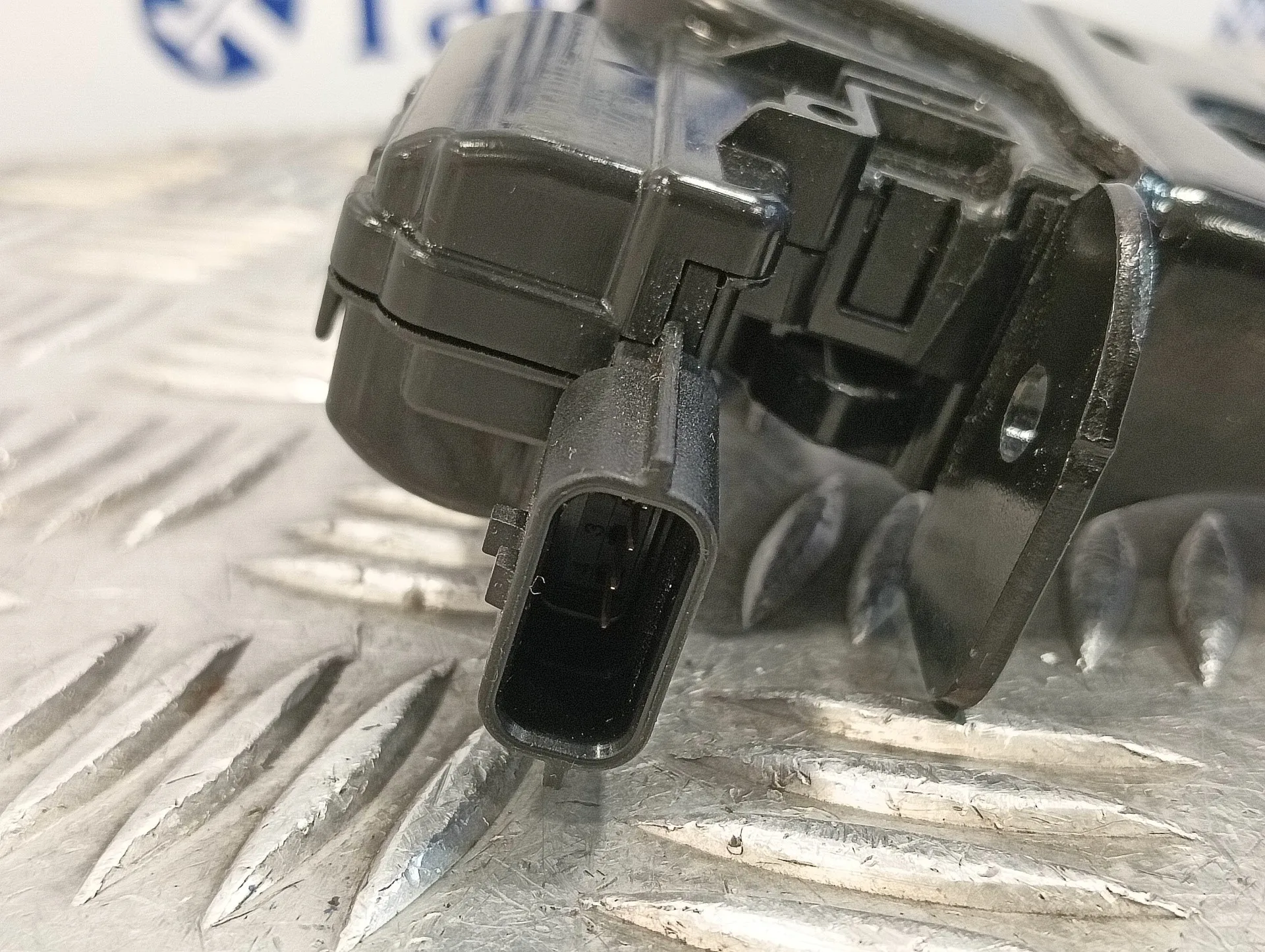 Cerradura Maletero / Porton para Dacia Duster