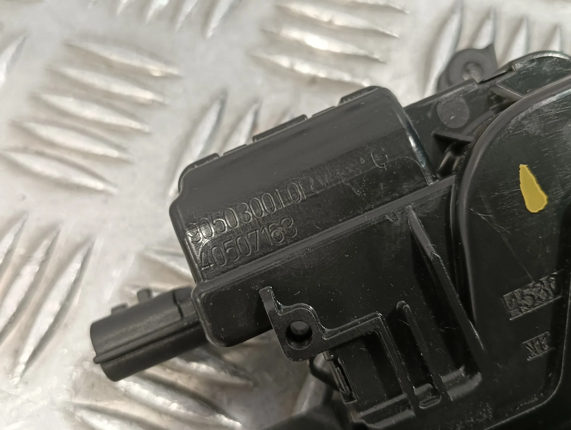 Cerradura Maletero / Porton para Dacia Duster