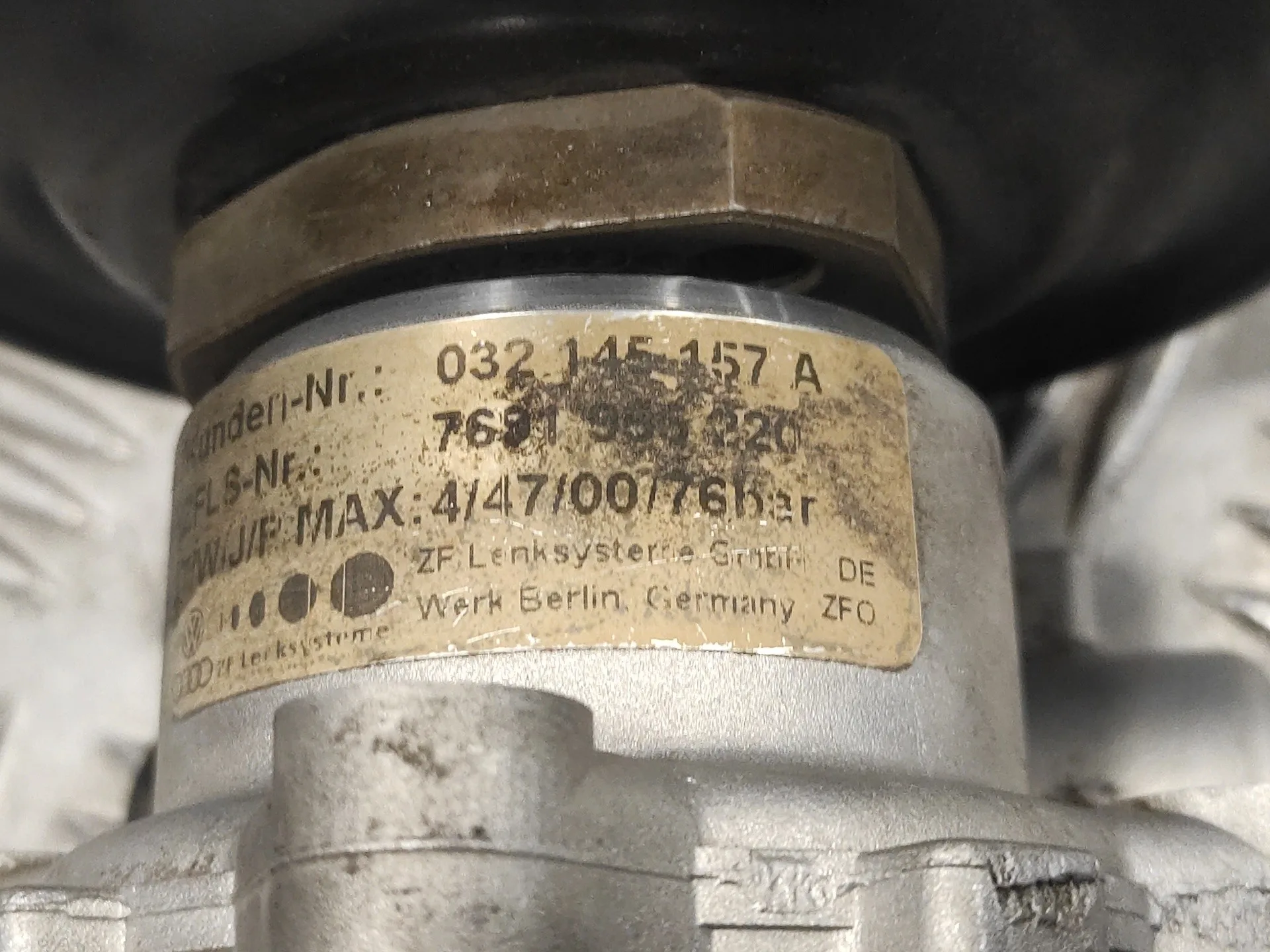 Bomba Direccion para Volkswagen Polo Berlina (6N2)