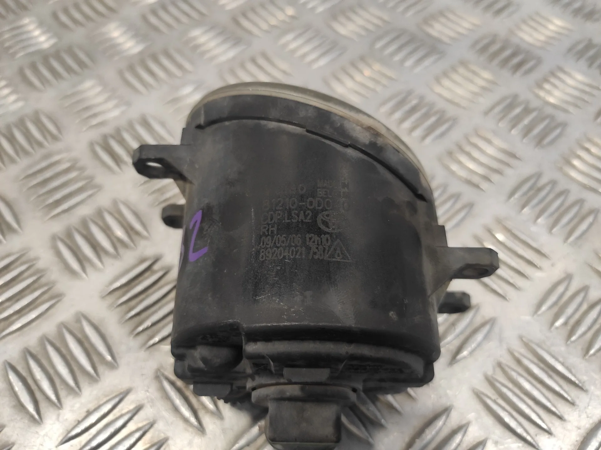 Faro Antiniebla Derecho para Toyota Avensis Berlina (T25)