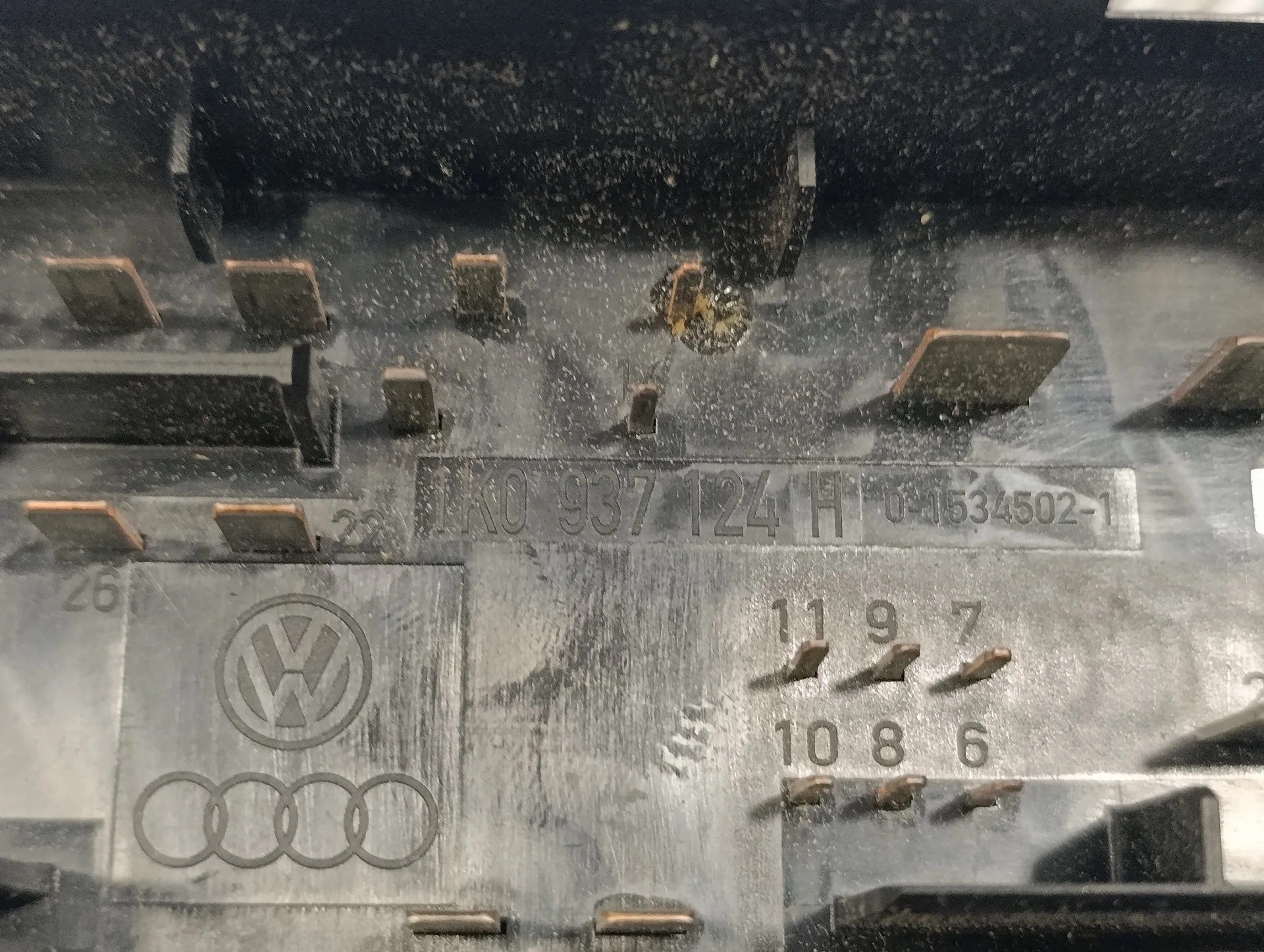 Caja Reles / Fusibles para Audi A3 (8P)