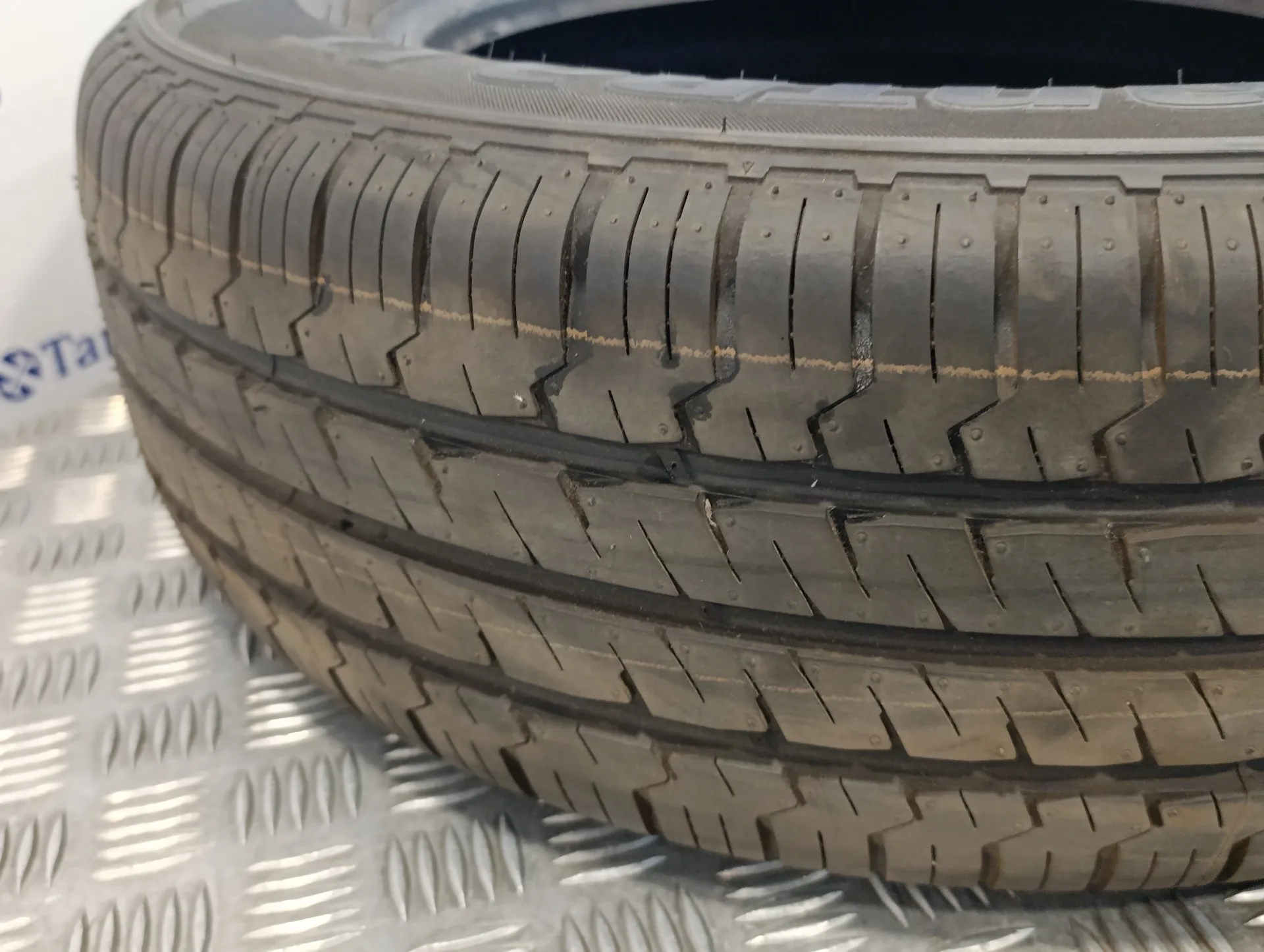 Neumatico Hankook Vantra Lt 205/65R16C 105/107T para Renault Trafic Caja Cerrada (Ab 4.01)
