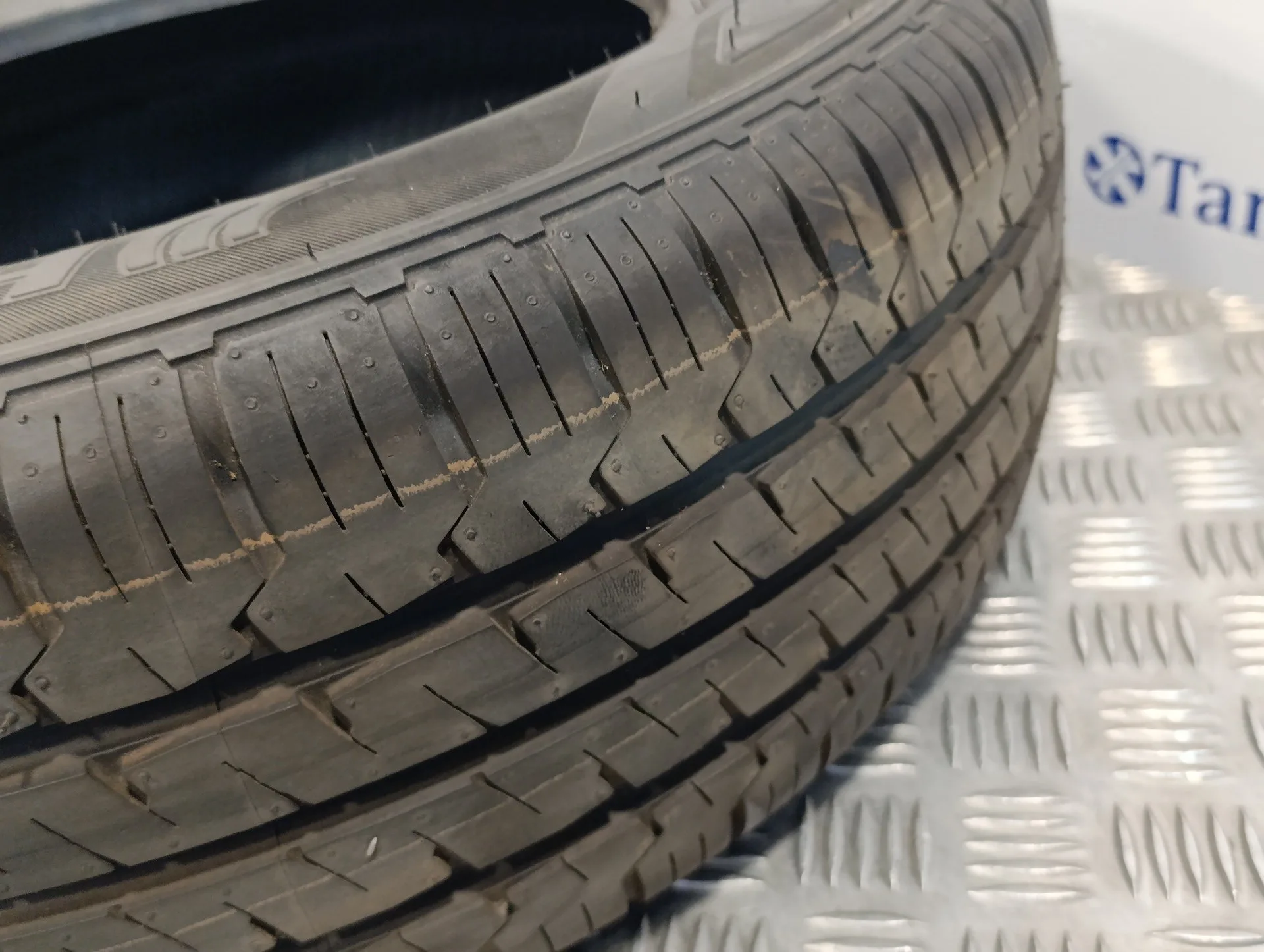 Neumatico Hankook Vantra Lt 205/65R16C 105/107T para Renault Trafic Caja Cerrada (Ab 4.01)