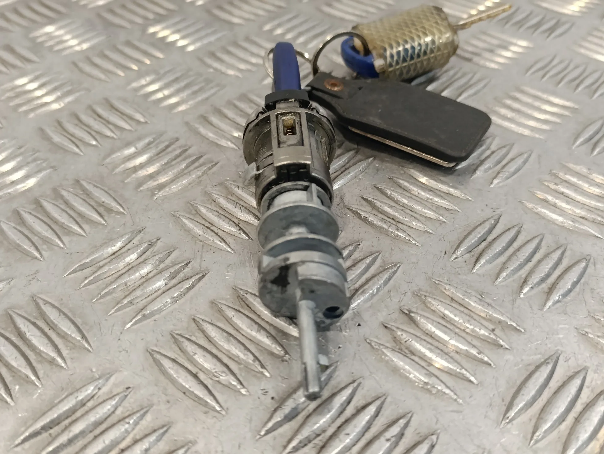 Bombin Puerta Delantera Izquierda para Fiat Punto Berlina (188)
