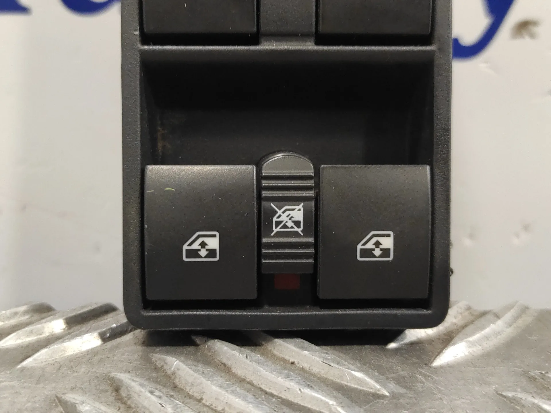 Mando Elevalunas Delantero Izquierdo para Opel Astra H Ber.