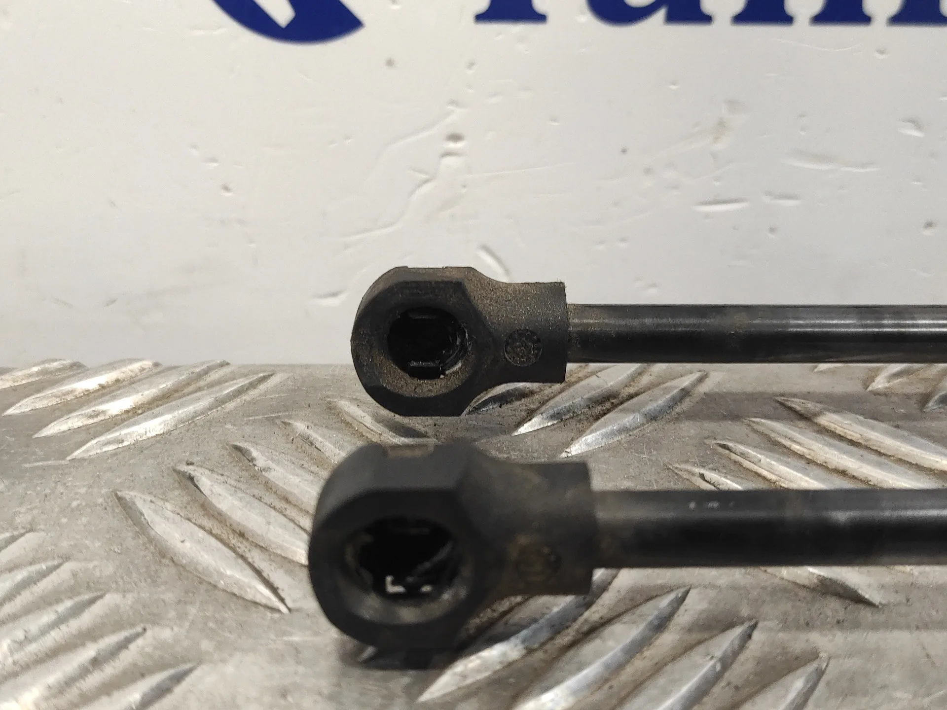Amortiguadores Maletero / Porton para Renault Clio Iv