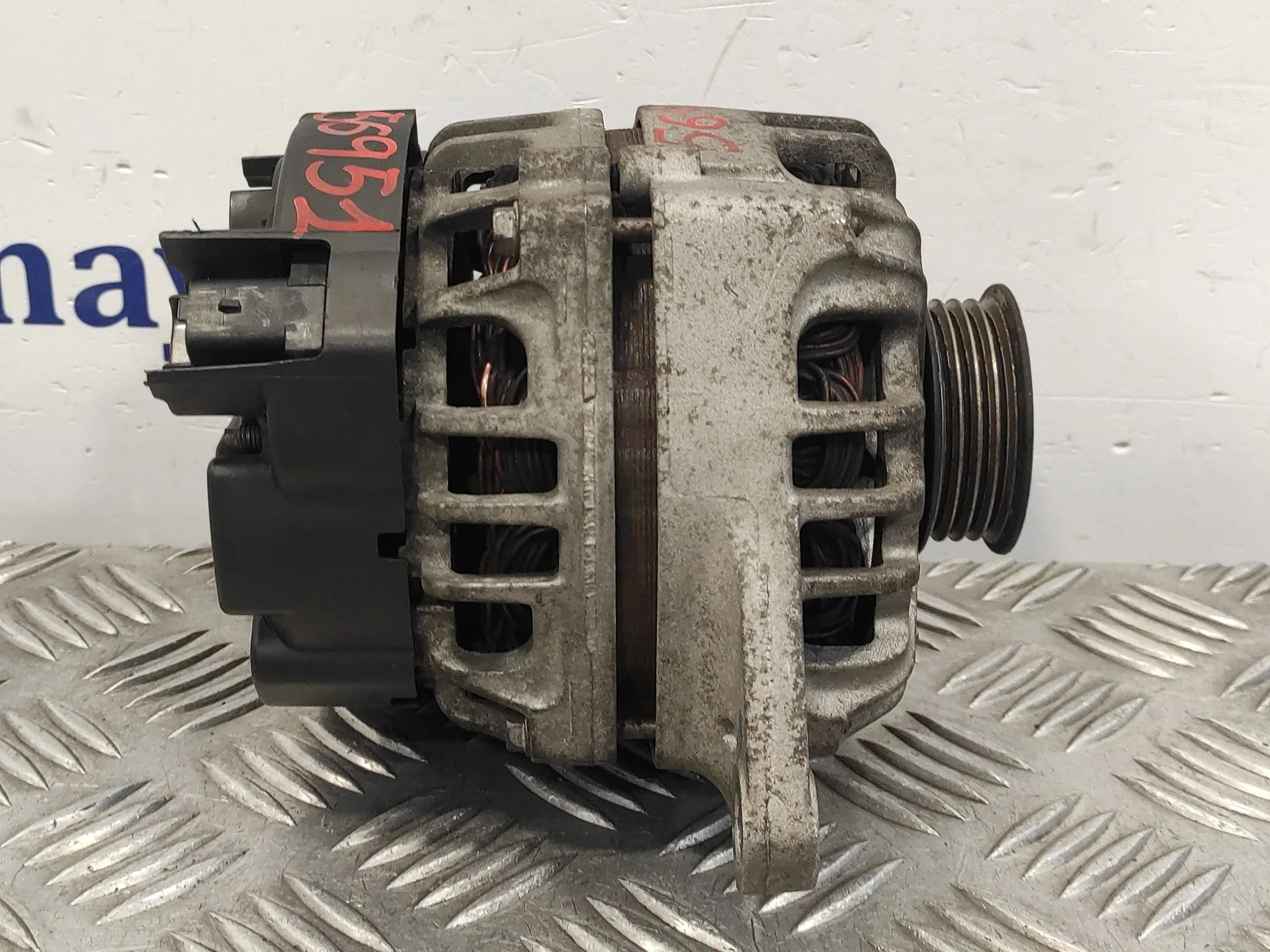 Alternador para Nissan Micra (K12E)