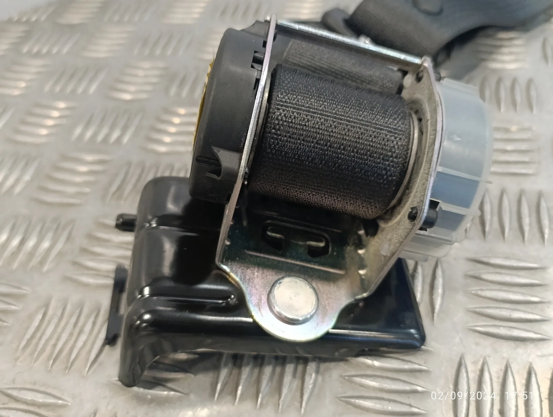Cinturon Seguridad Trasero Izquierdo para Opel Astra J Lim.
