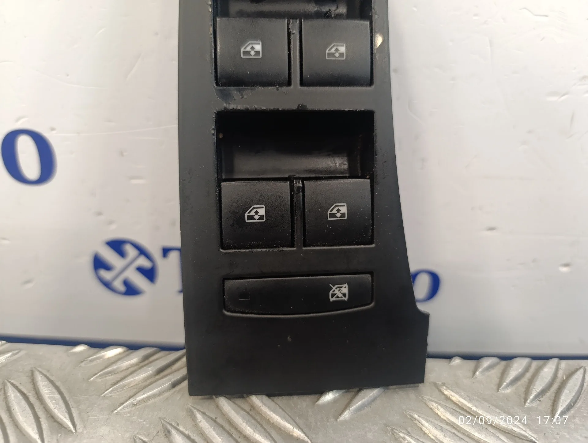 Mando Elevalunas Delantero Izquierdo para Opel Astra J Lim.