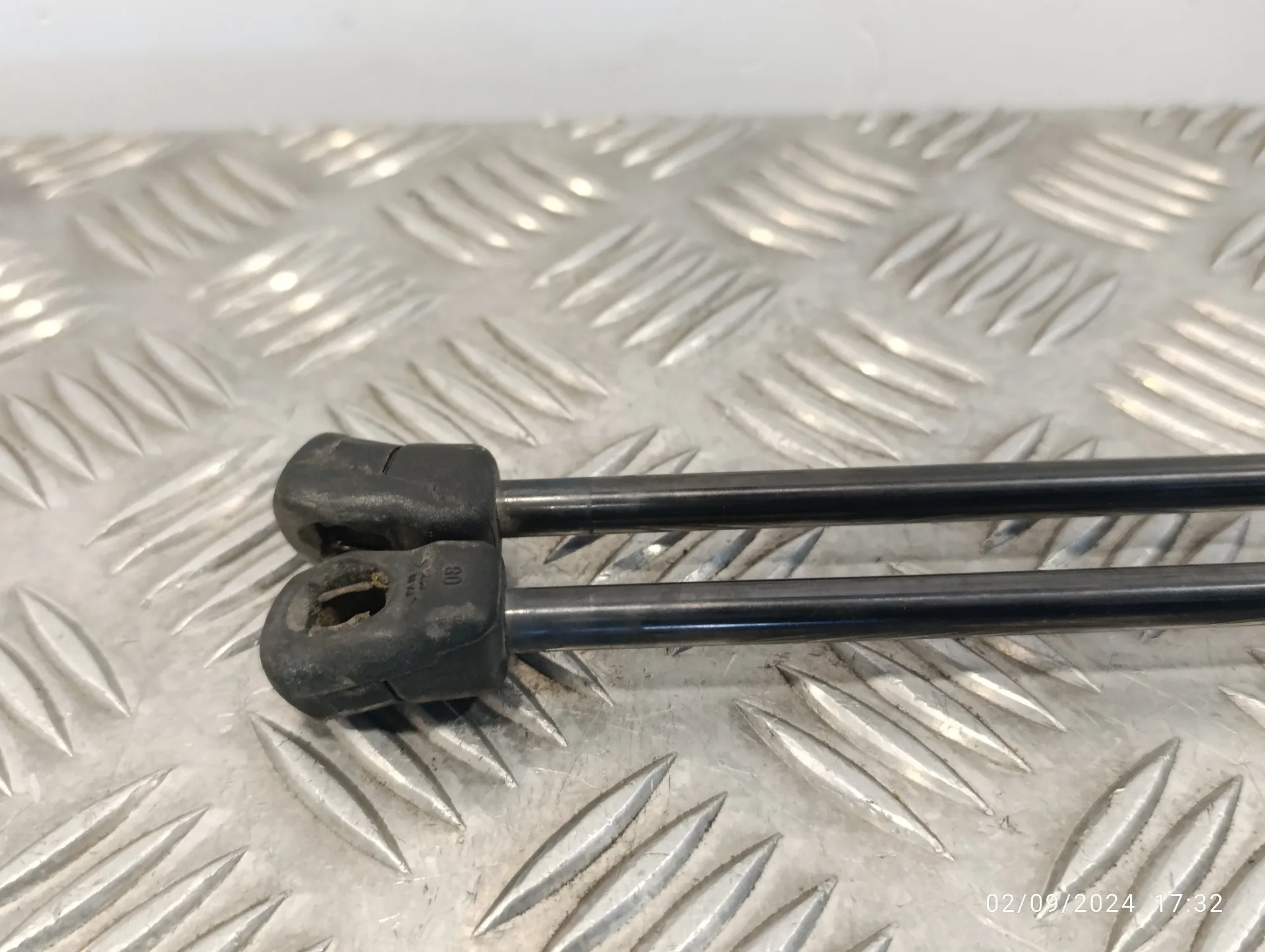 Amortiguadores Maletero / Porton para Opel Astra J Lim.