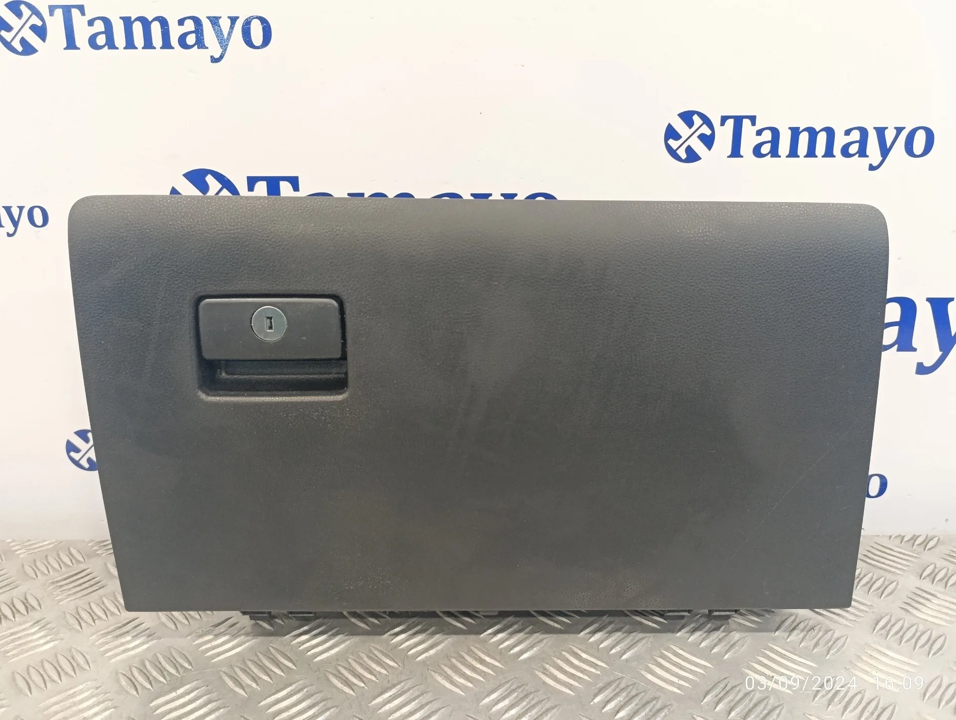 Guantera para Toyota Rav 4 V (_A5_, _H5_)