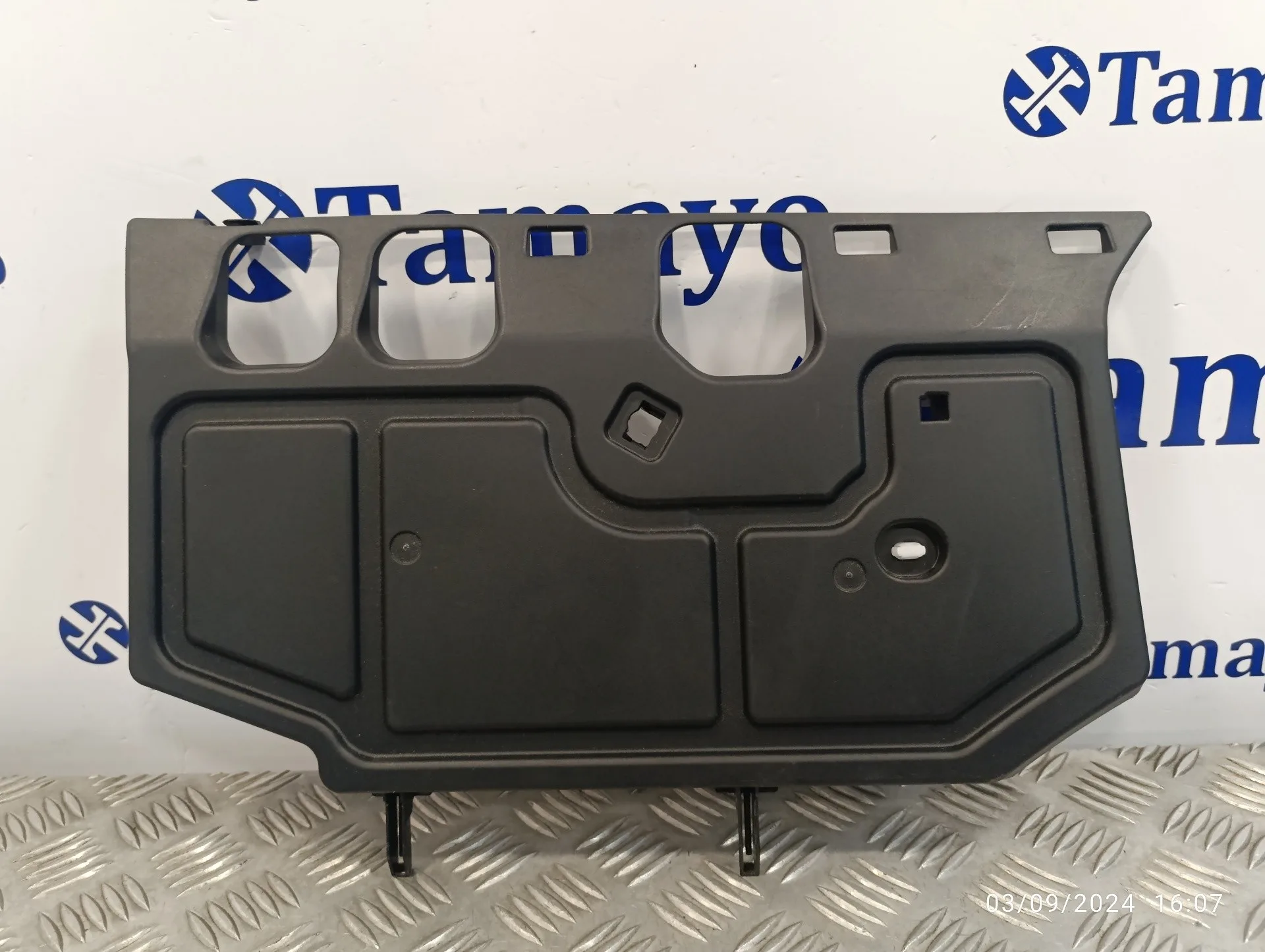 Moldura para Toyota Rav 4 V (_A5_, _H5_)