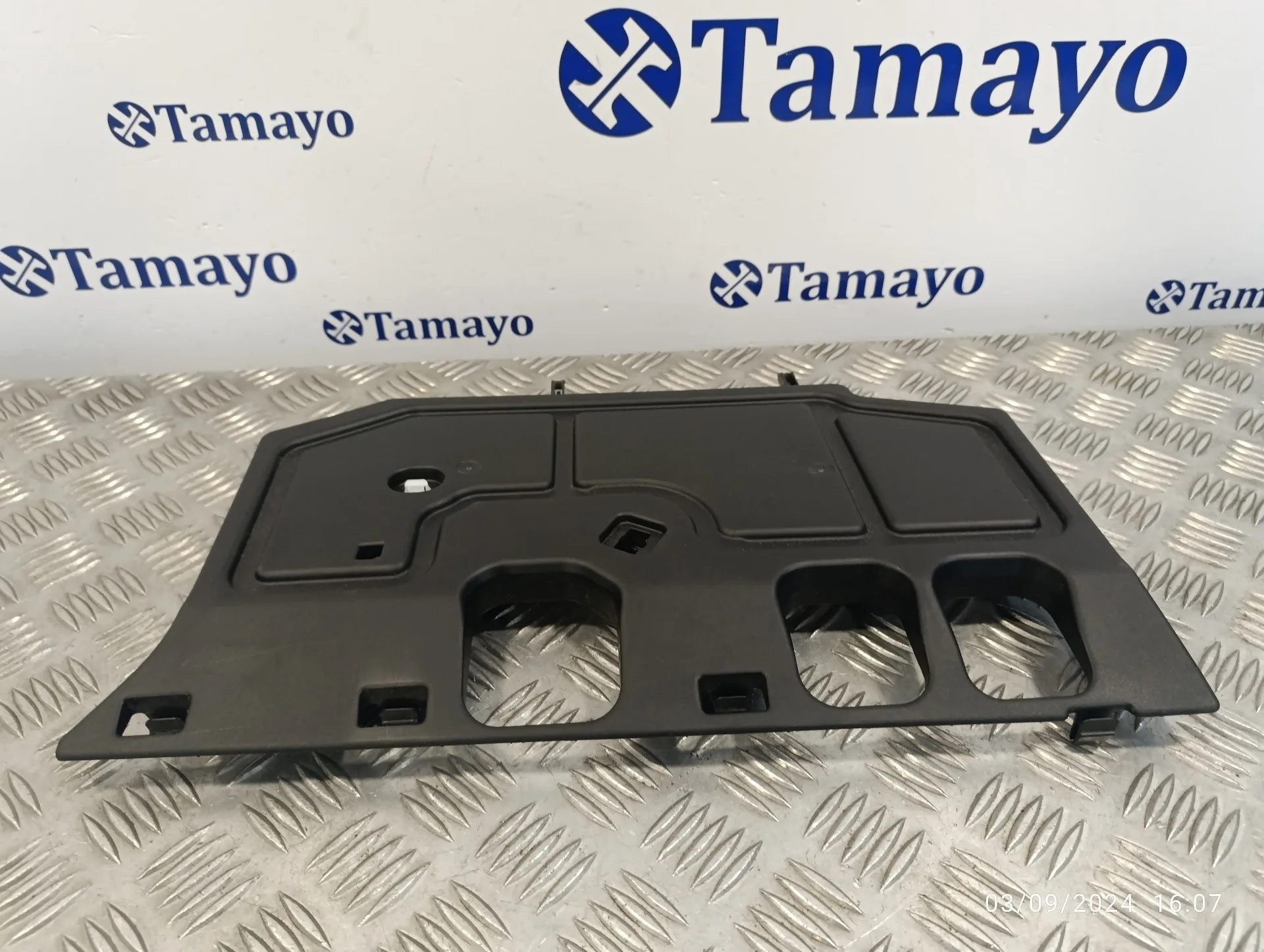 Moldura para Toyota Rav 4 V (_A5_, _H5_)