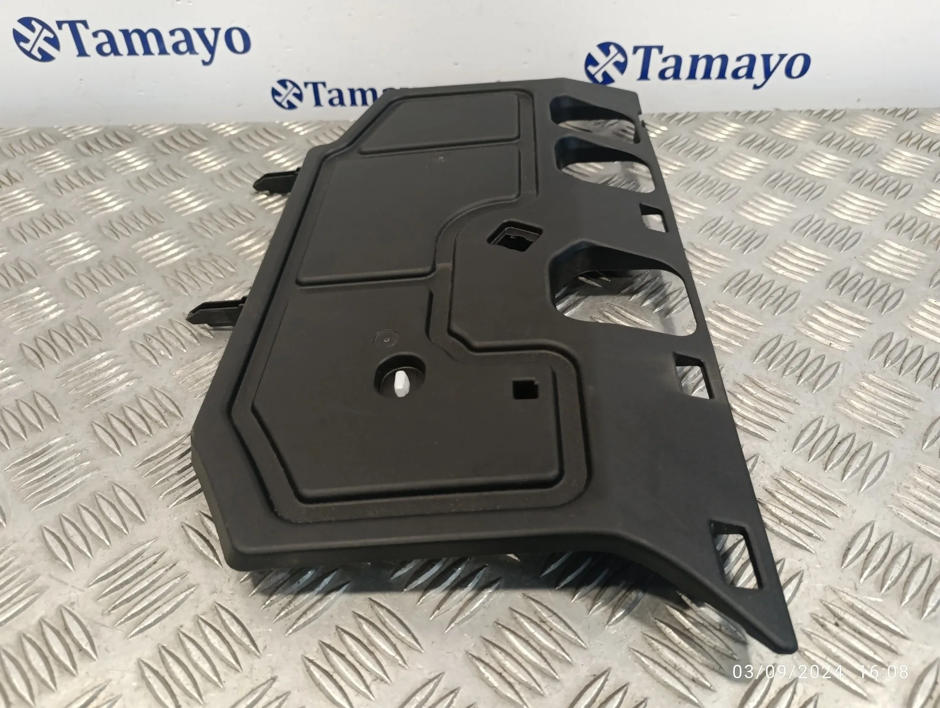 Moldura para Toyota Rav 4 V (_A5_, _H5_)