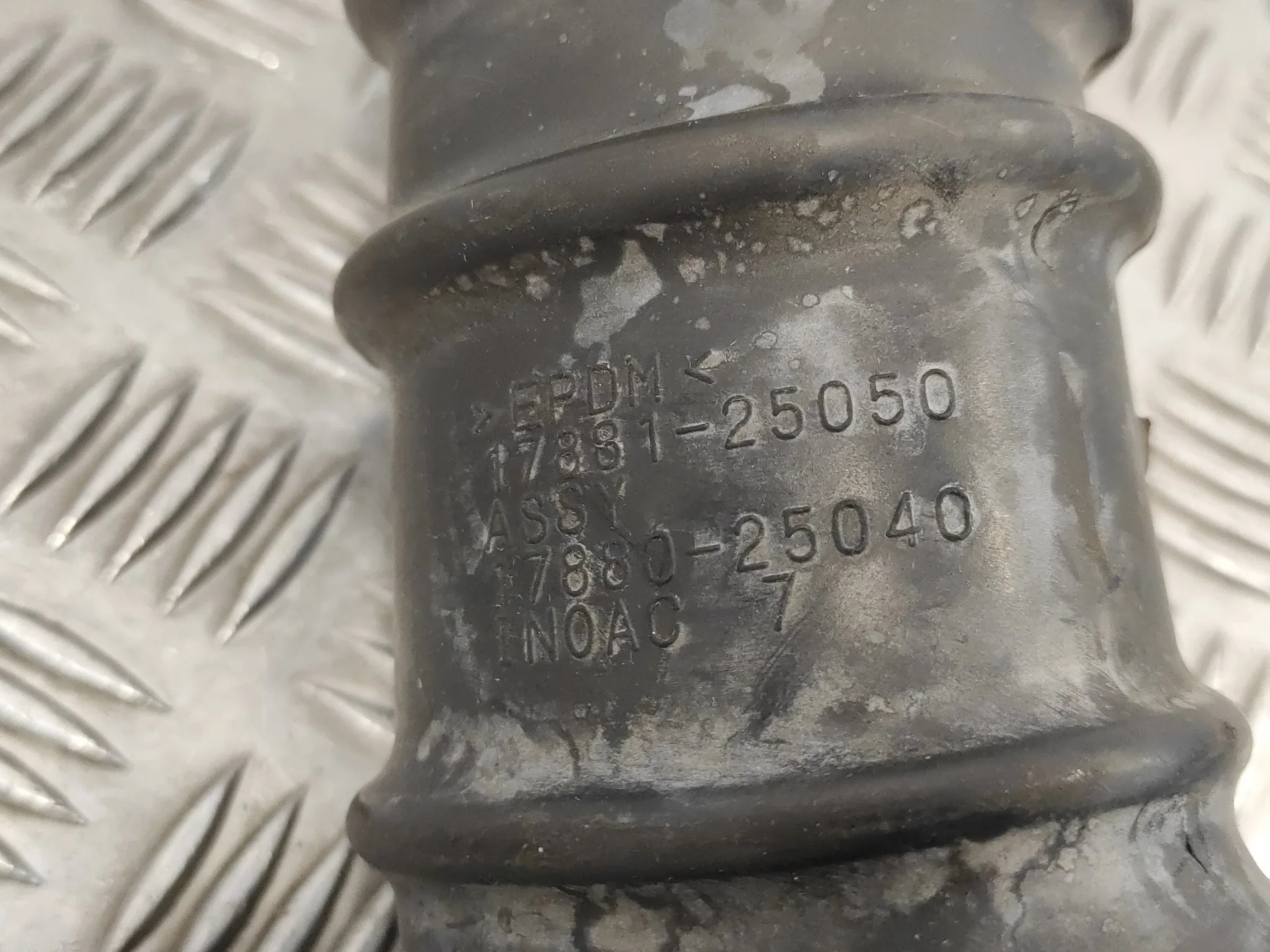 Tubo para Toyota Rav 4 V (_A5_, _H5_)