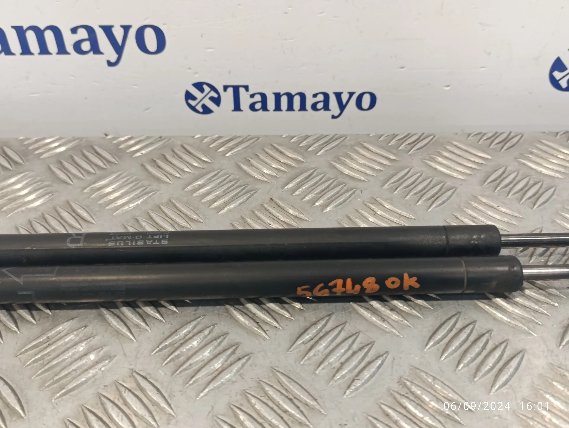Amortiguadores Maletero / Porton para Toyota Corolla Verso (R1)