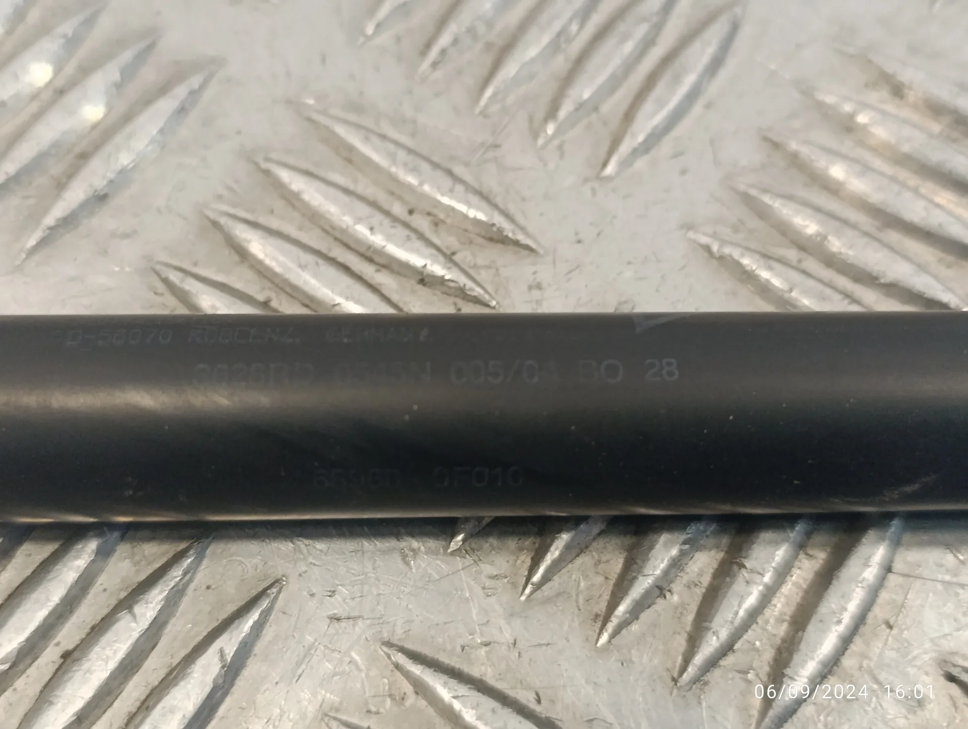 Amortiguadores Maletero / Porton para Toyota Corolla Verso (R1)