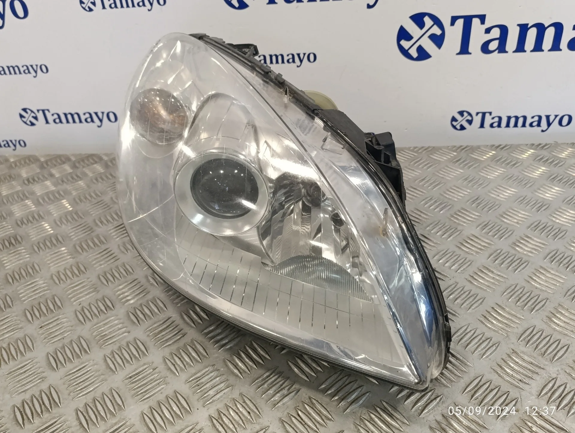 Faro Derecho para Mercedes-Benz Clase B (W245)