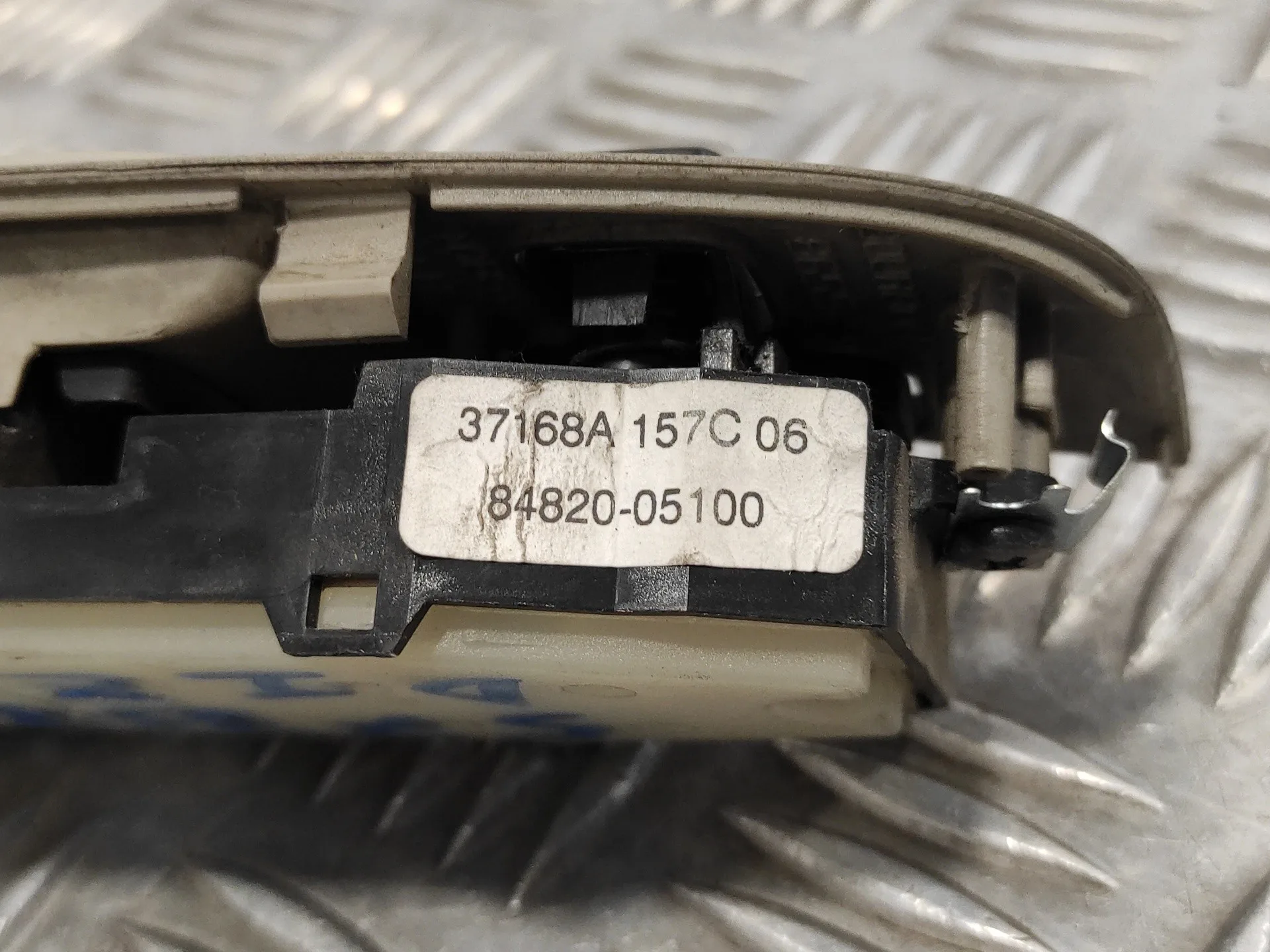 Mando Elevalunas Delantero Izquierdo para Toyota Avensis Berlina (T25)