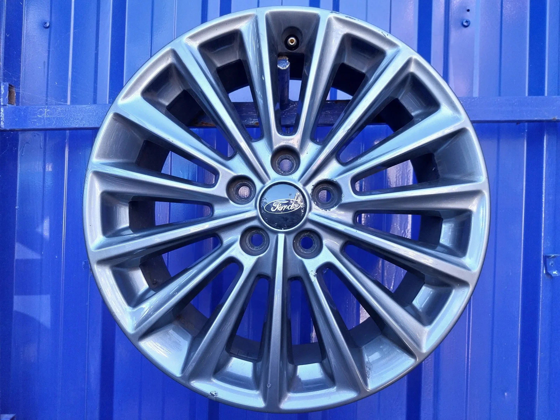 Llanta para Ford Focus Lim.