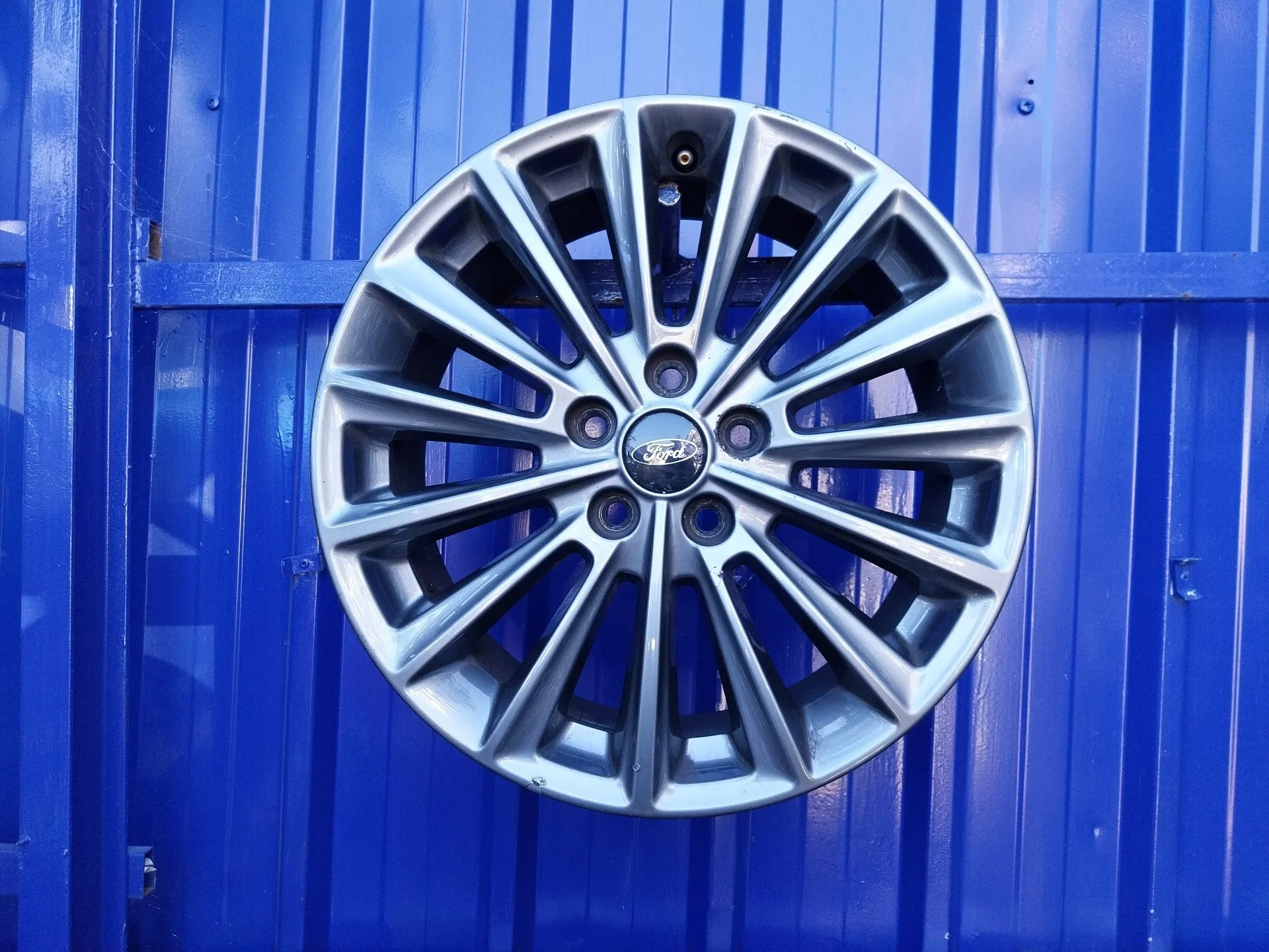 Llanta para Ford Focus Lim.