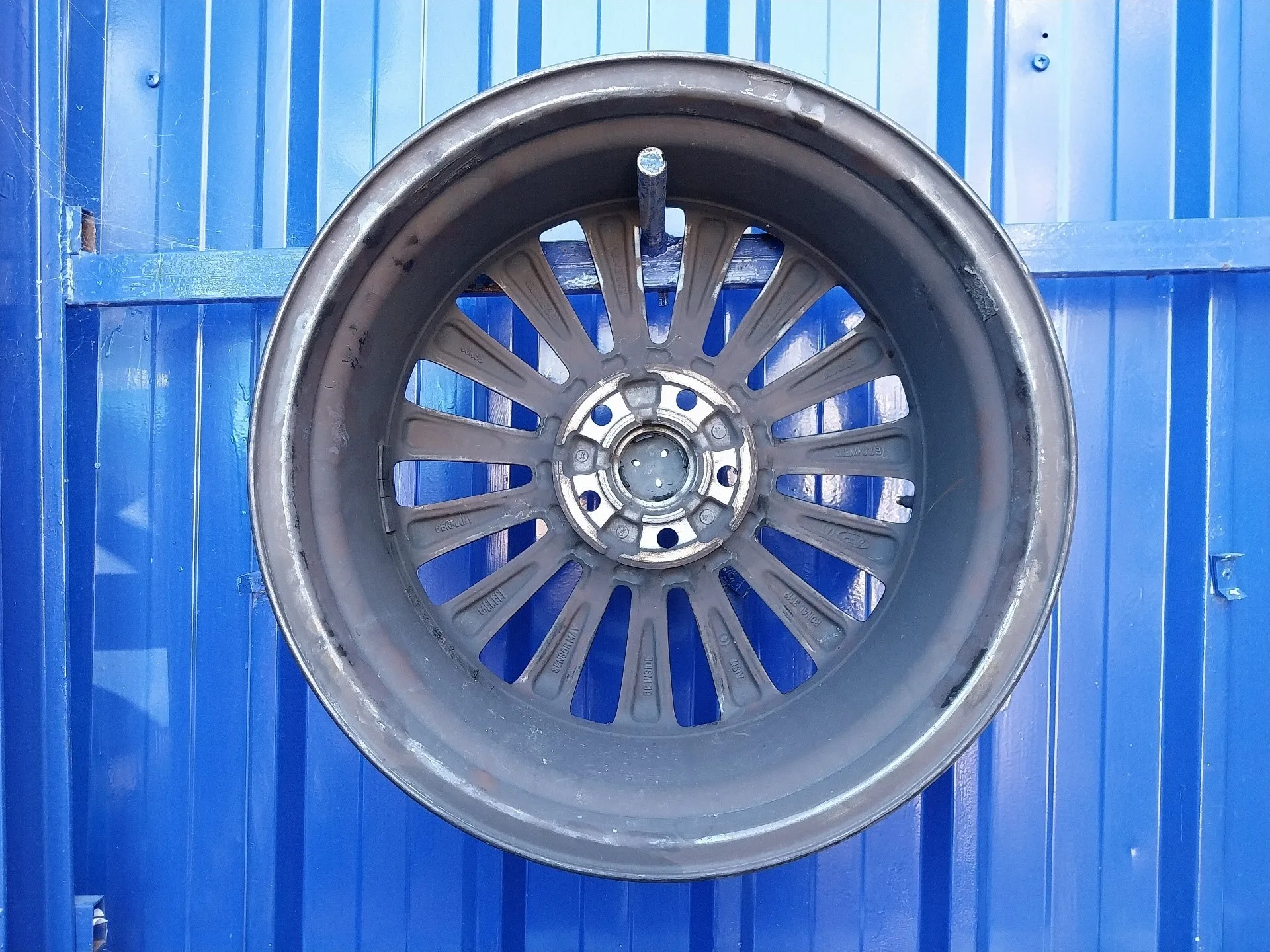 Llanta para Ford Focus Lim.