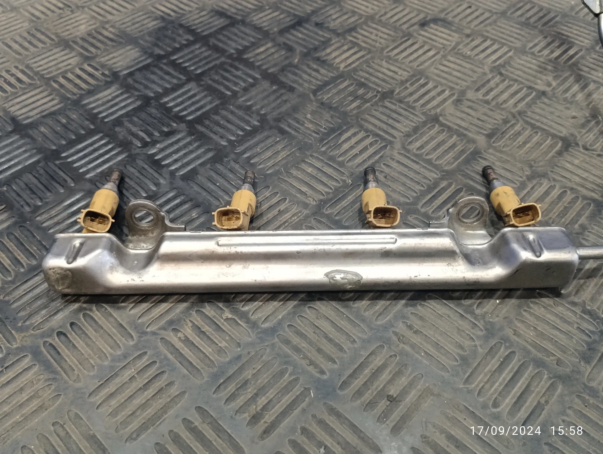 Rampa Inyectora para Toyota Prius (Nhw30)