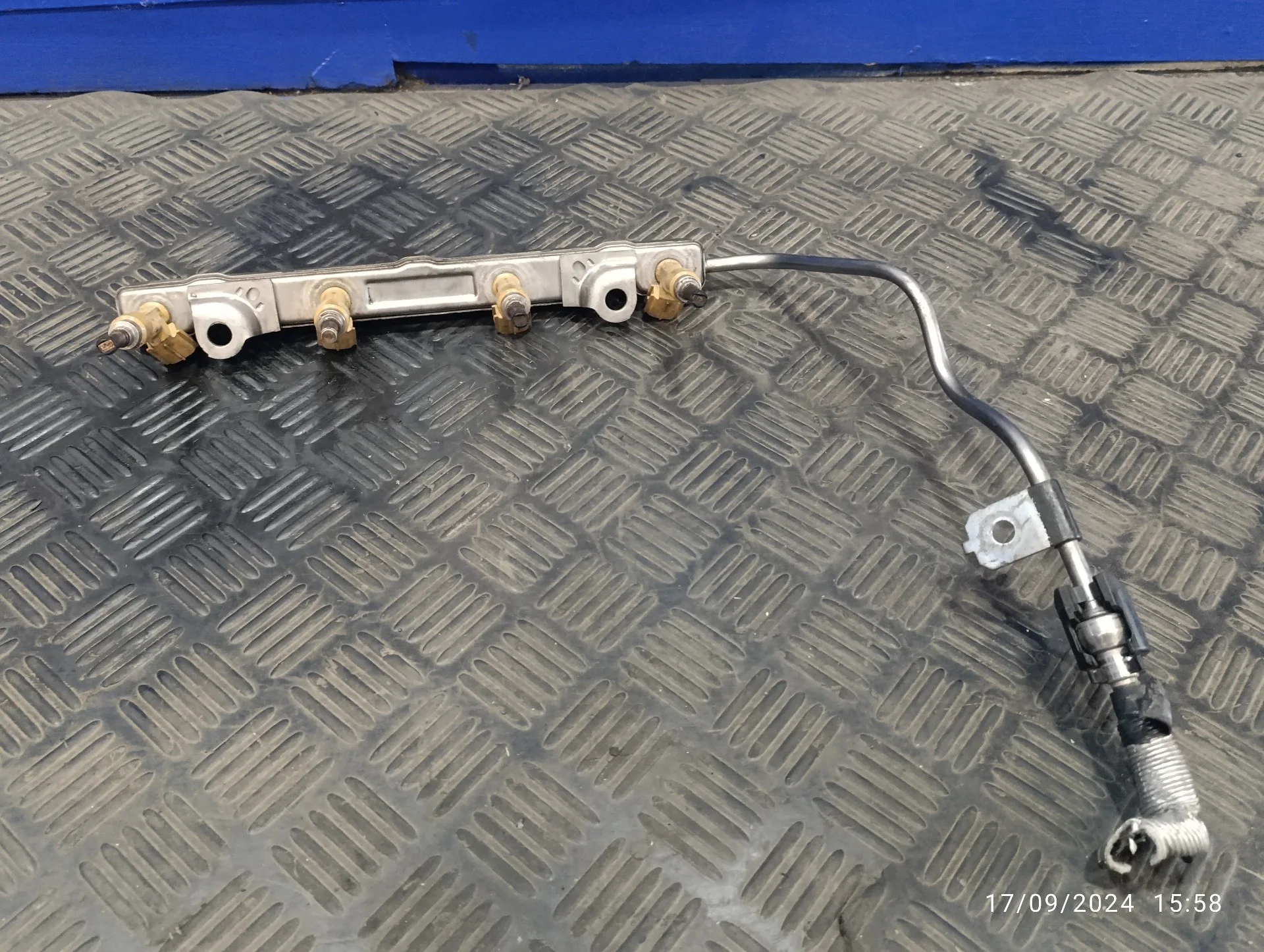 Rampa Inyectora para Toyota Prius (Nhw30)