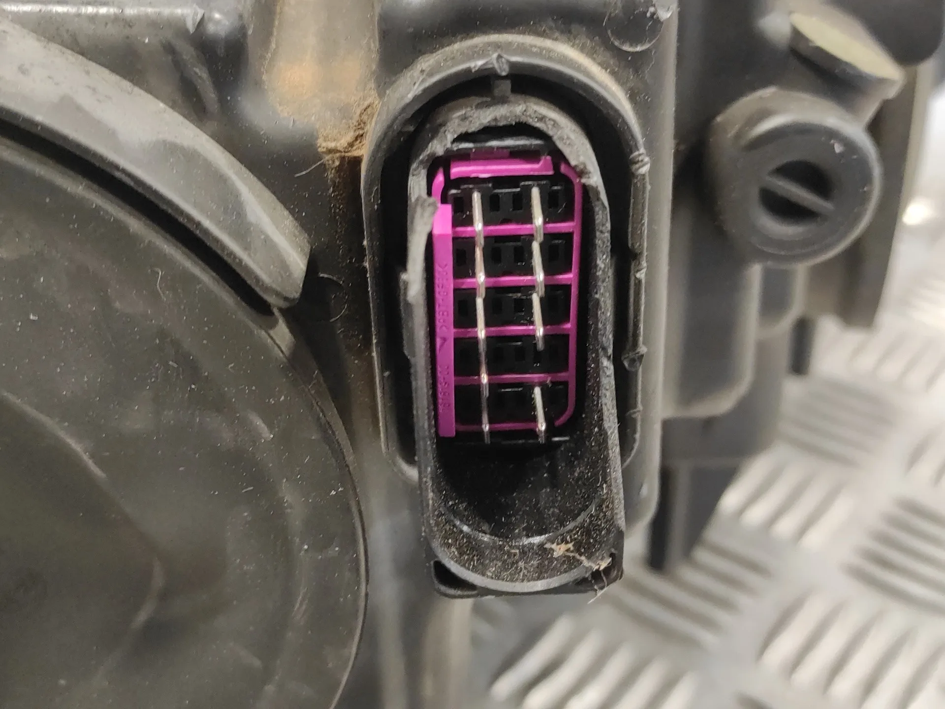 Faro Izquierdo para Skoda Suberb (3T4)