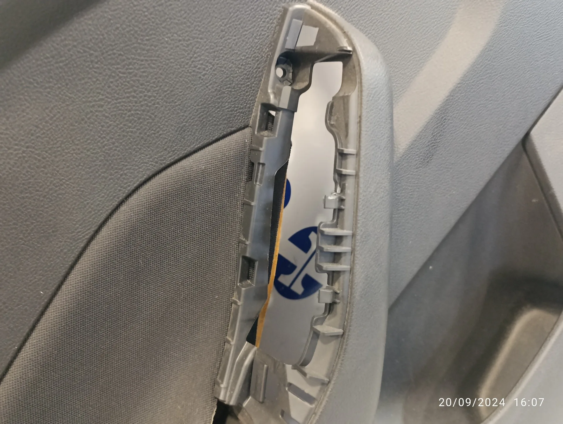Guarnecido Puerta Trasera Izquierda para Ford Focus Lim.