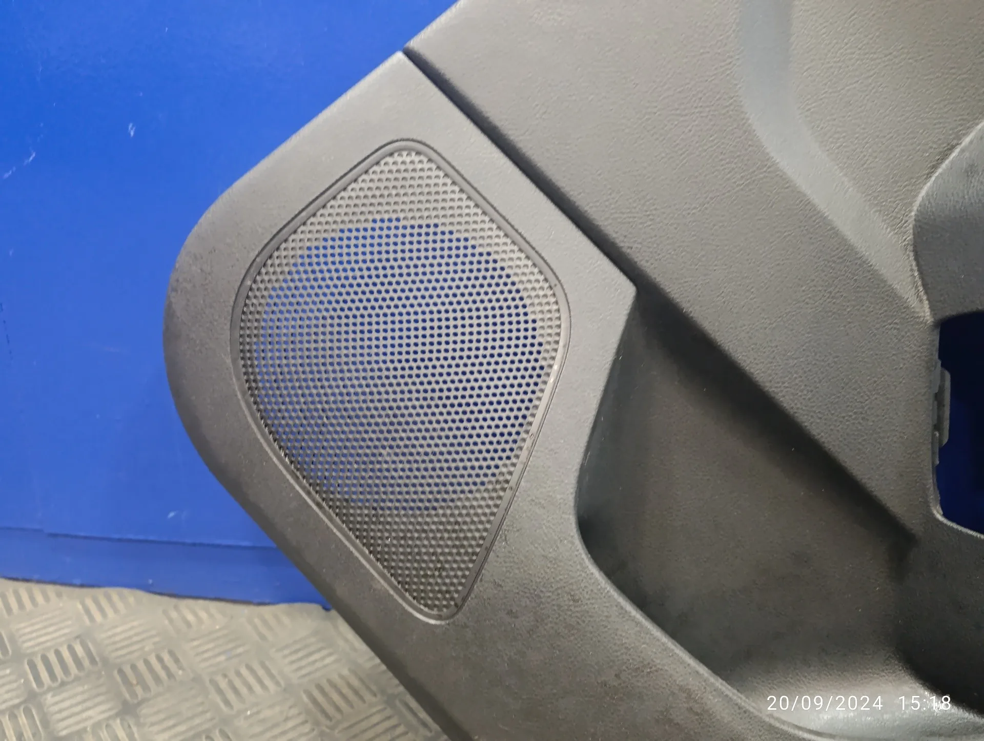 Guarnecido Puerta Trasera Derecha para Ford Focus Lim.