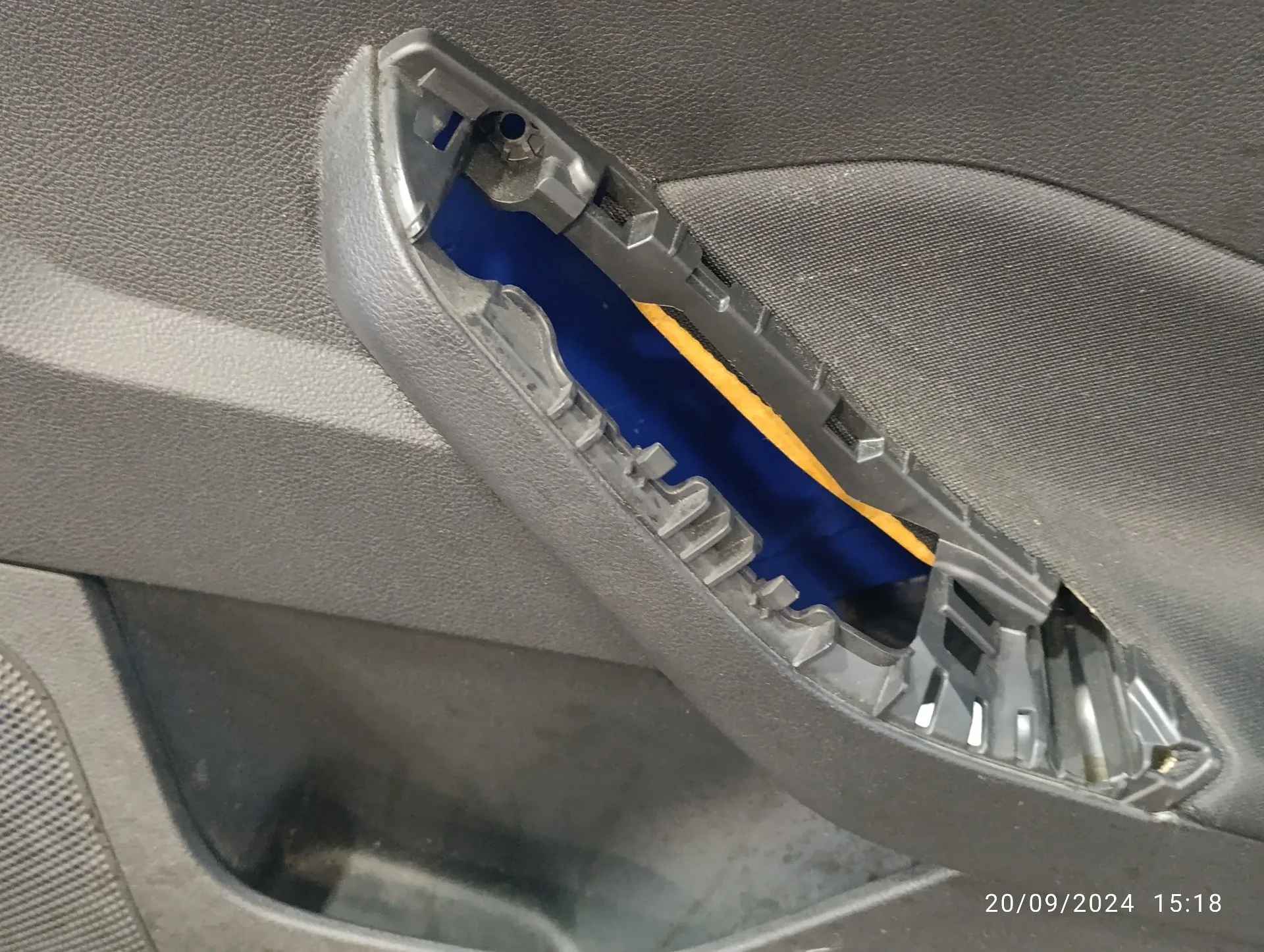 Guarnecido Puerta Trasera Derecha para Ford Focus Lim.