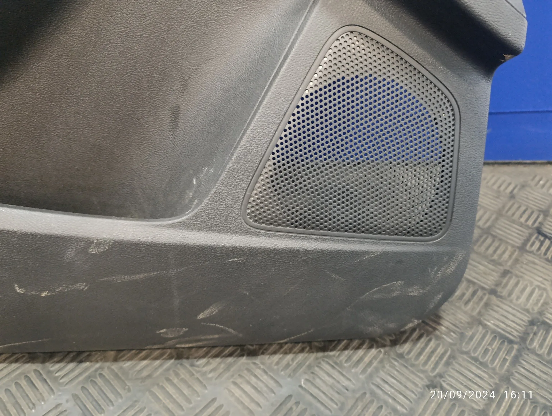 Guarnecido Puerta Delantera Izquierda para Ford Focus Lim.