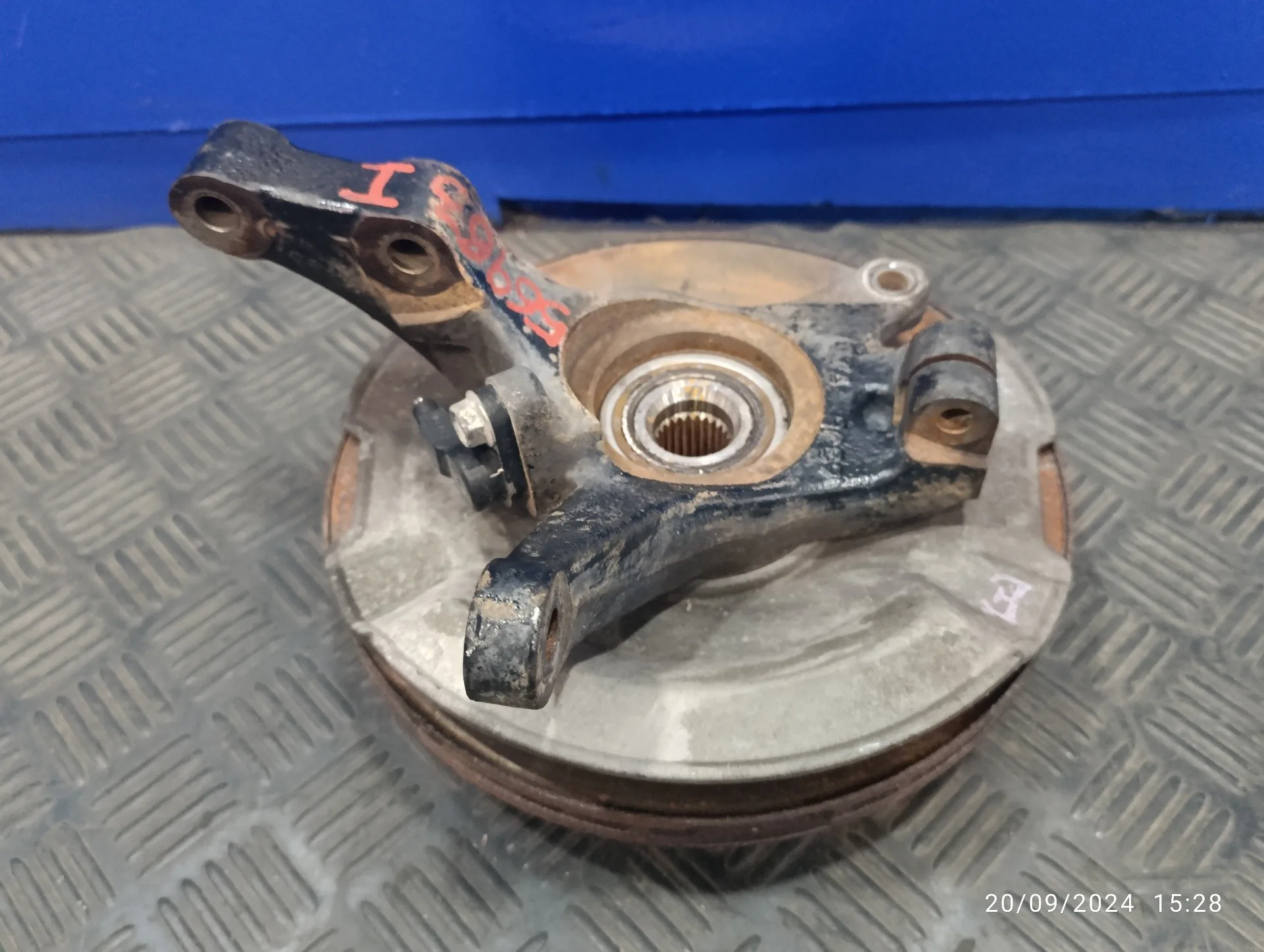 Mangueta Delantera Izquierda para Suzuki Swift Berlina (Mz)