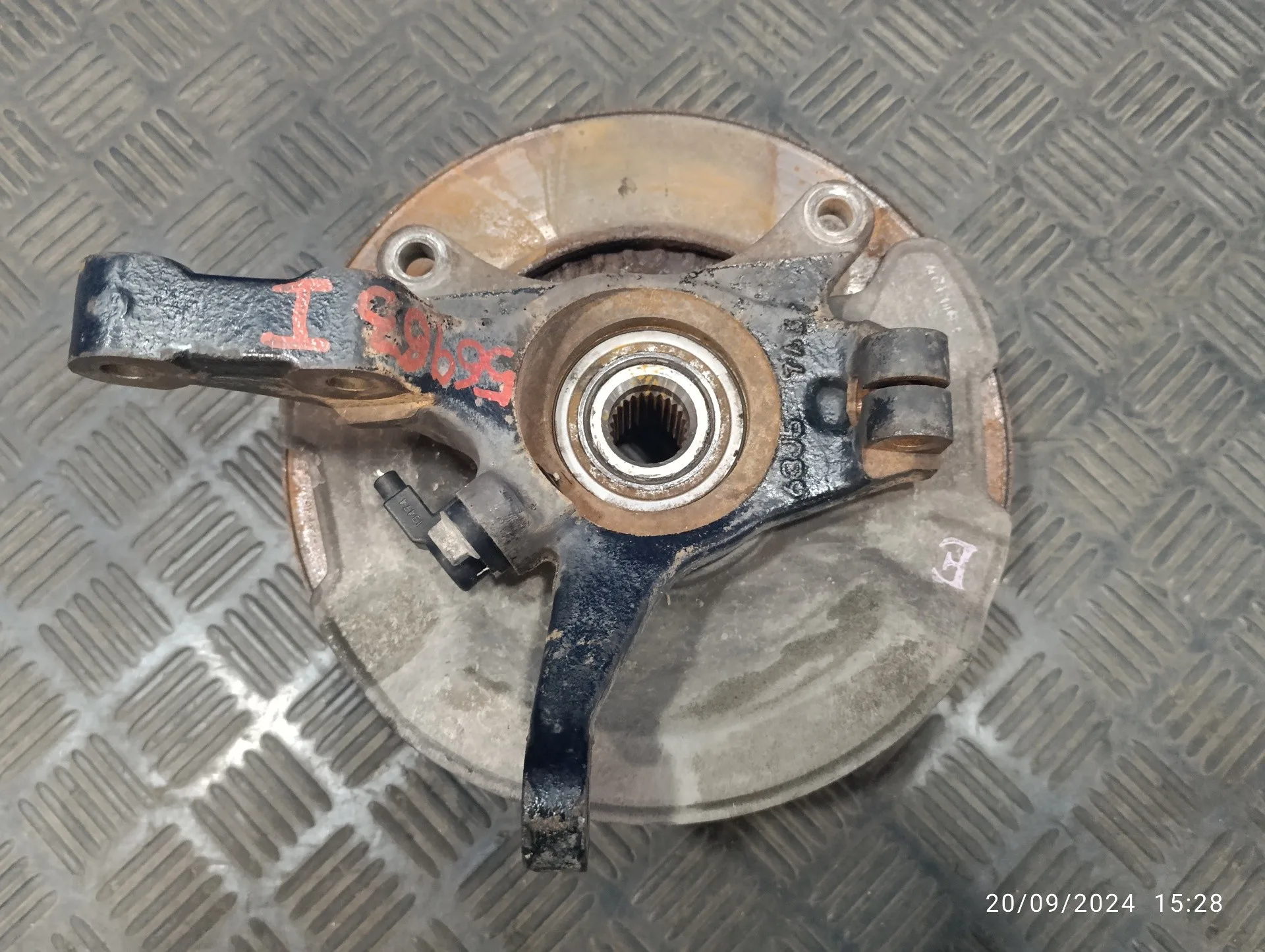 Mangueta Delantera Izquierda para Suzuki Swift Berlina (Mz)