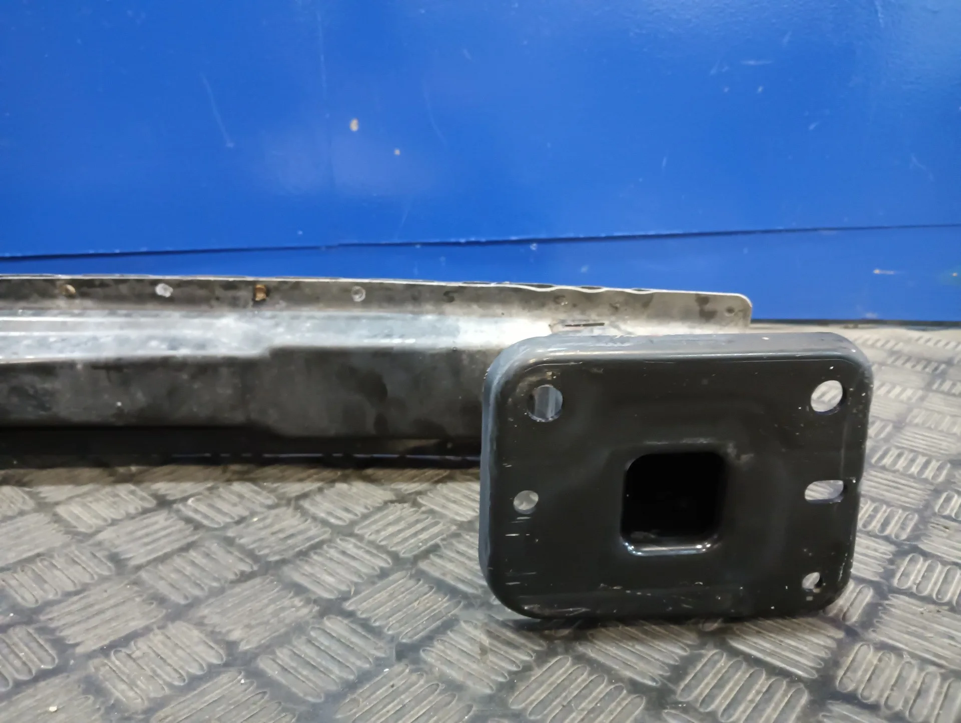Refuerzo Paragolpes Trasero para Ford Focus Lim.