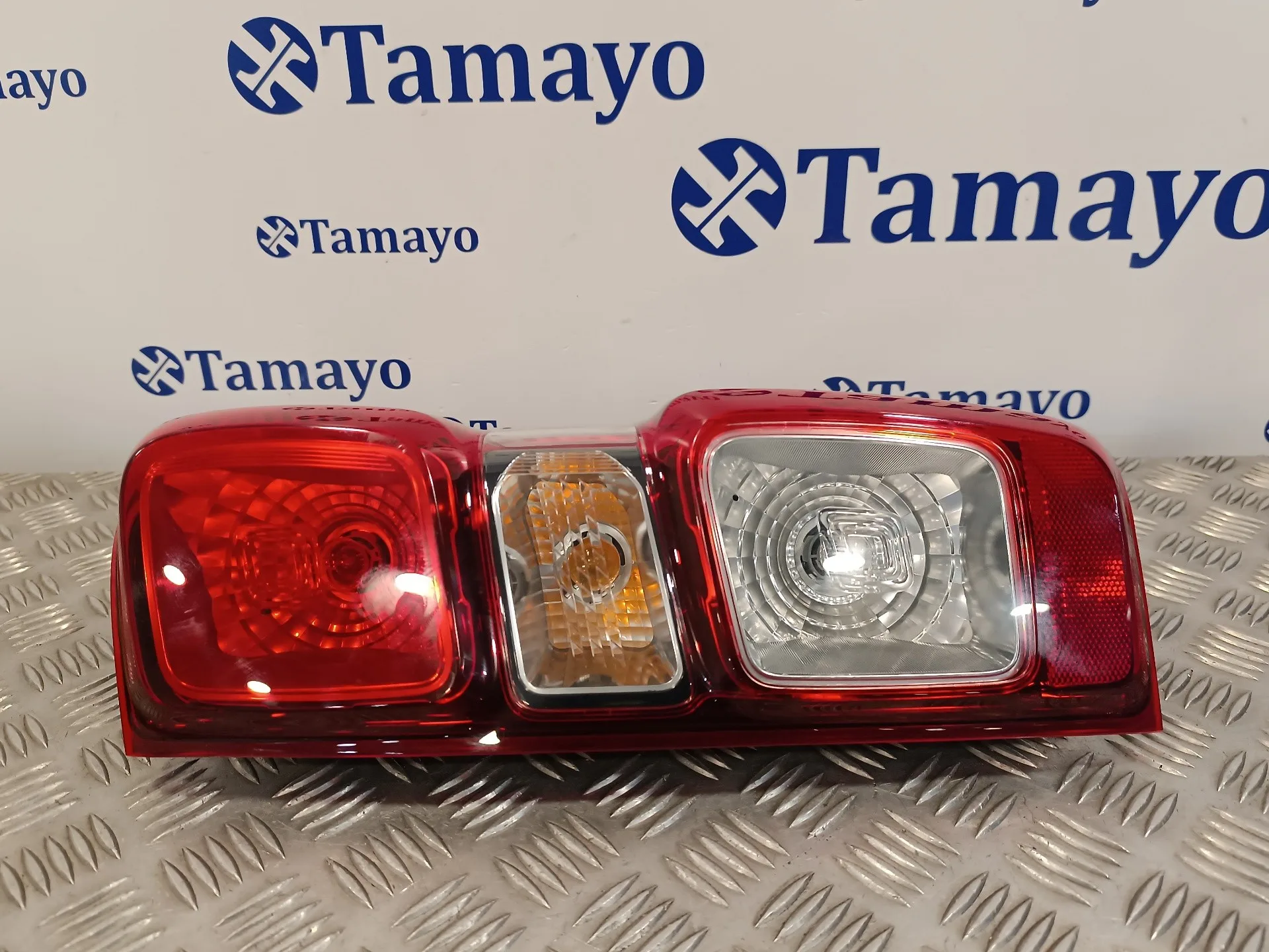 Piloto Trasero Derecho para Isuzu D-Max