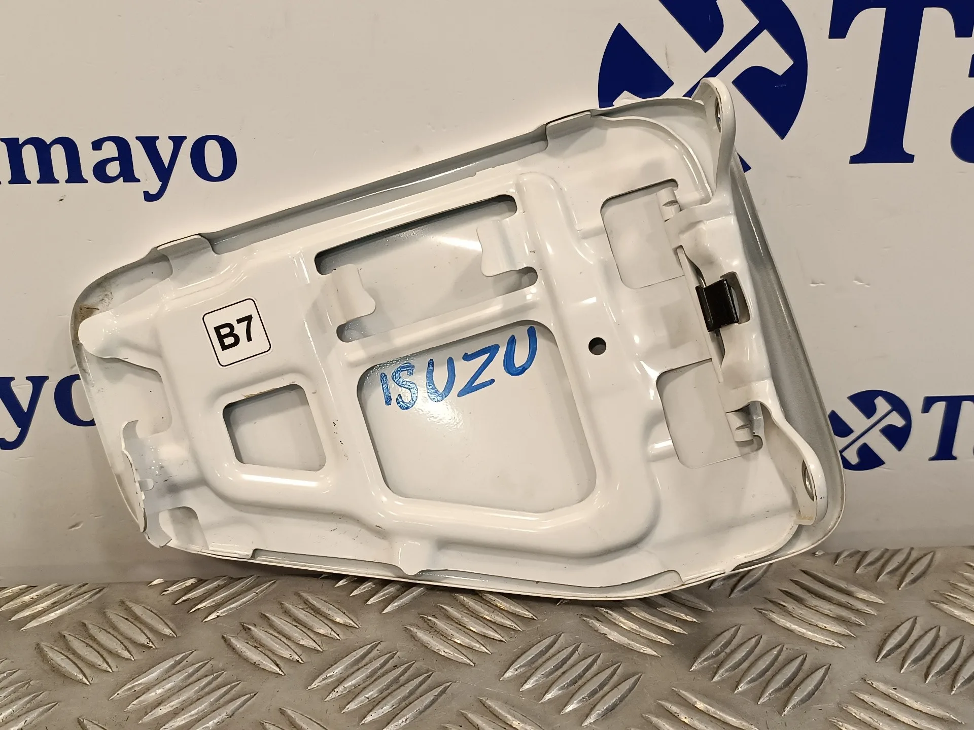 Tapa Exterior Combustible para Isuzu D-Max