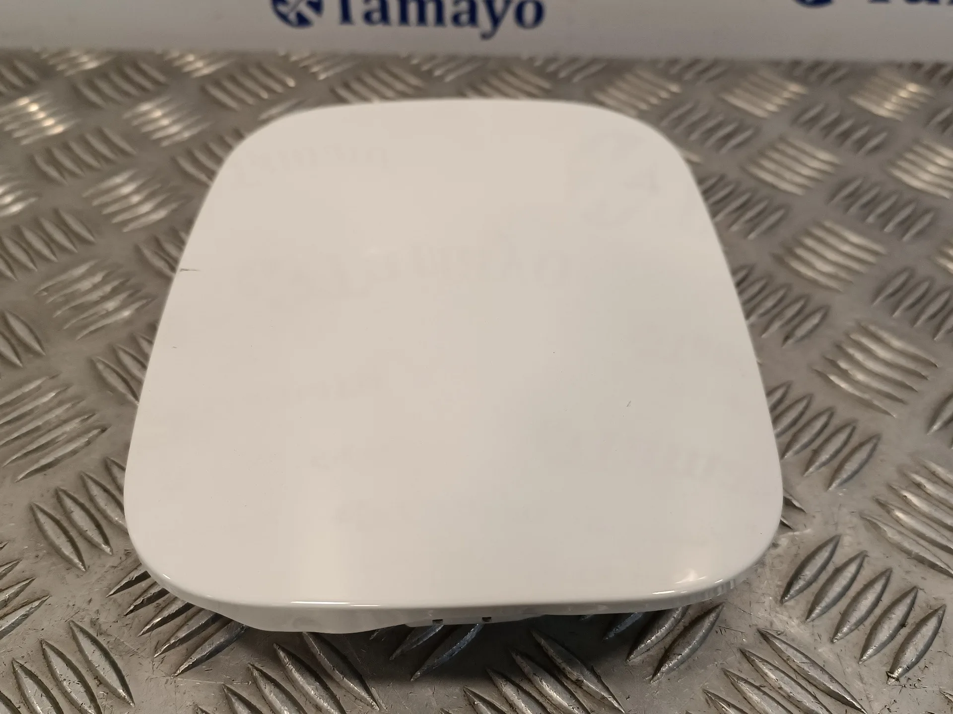 Tapa Exterior Combustible para Toyota Hilux (Kun)