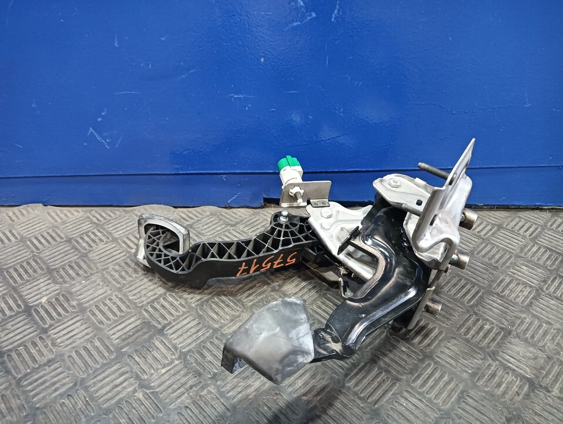 Pedal Embrague para Peugeot 2008 (--.2013->)