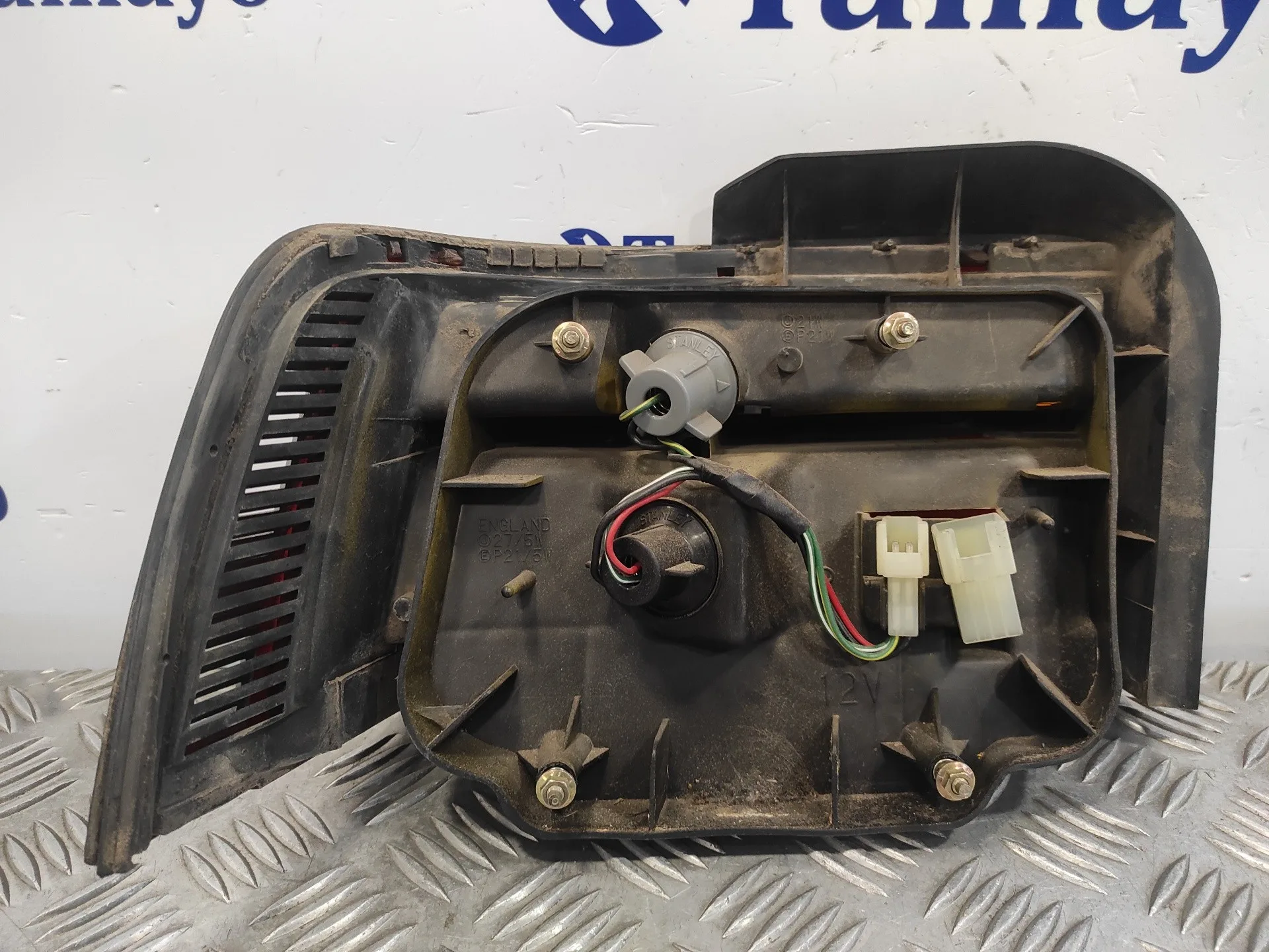 Piloto Trasero Derecho para Honda Concerto (Hw)
