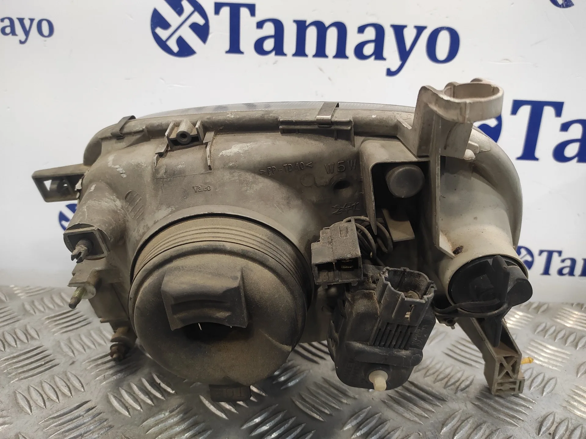 Faro Derecho para Nissan Micra (K11)